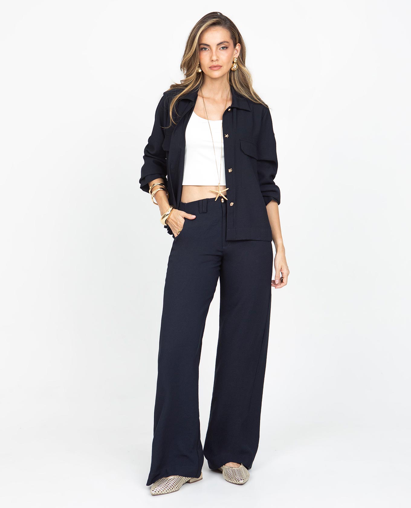 CHAQUETA LIVIANA PARA MUJER CON BOTONES DECORATIVOS DORADOS Adrissa | Ropa para mujer Chaquetas