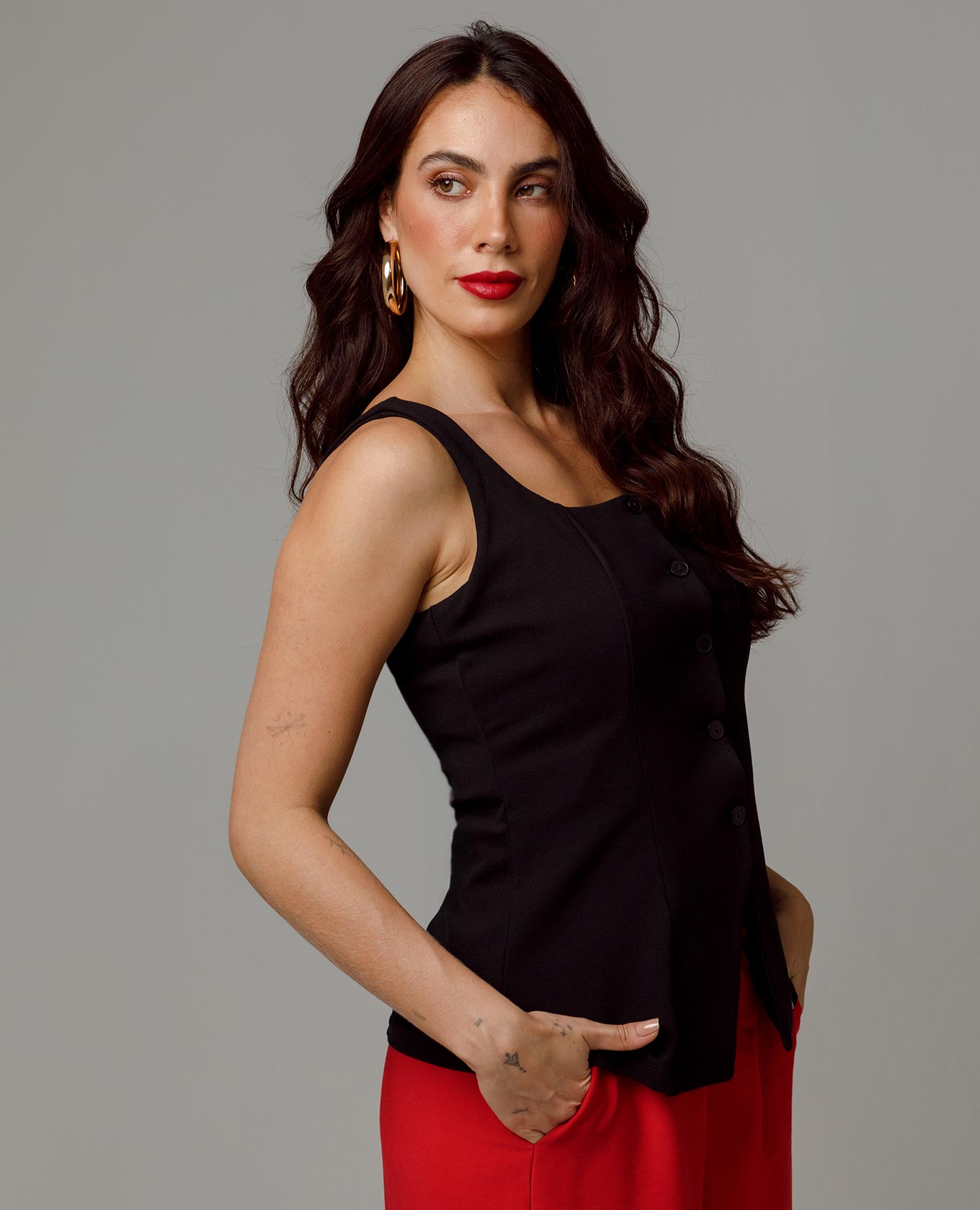 CHALECO ESTRUCTURADO PARA MUJER EN PUNTO LARGO Adrissa | Ropa para mujer Blusas