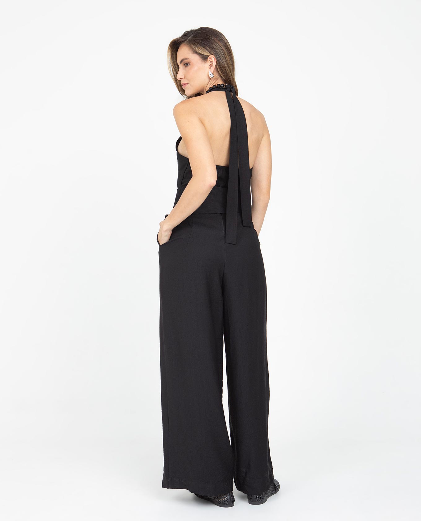 ENTERIZO NEGRO PARA MUJER ESCOTE V ESPALDA DESCUBIERTA CON ELASTICO Adrissa | Ropa para mujer