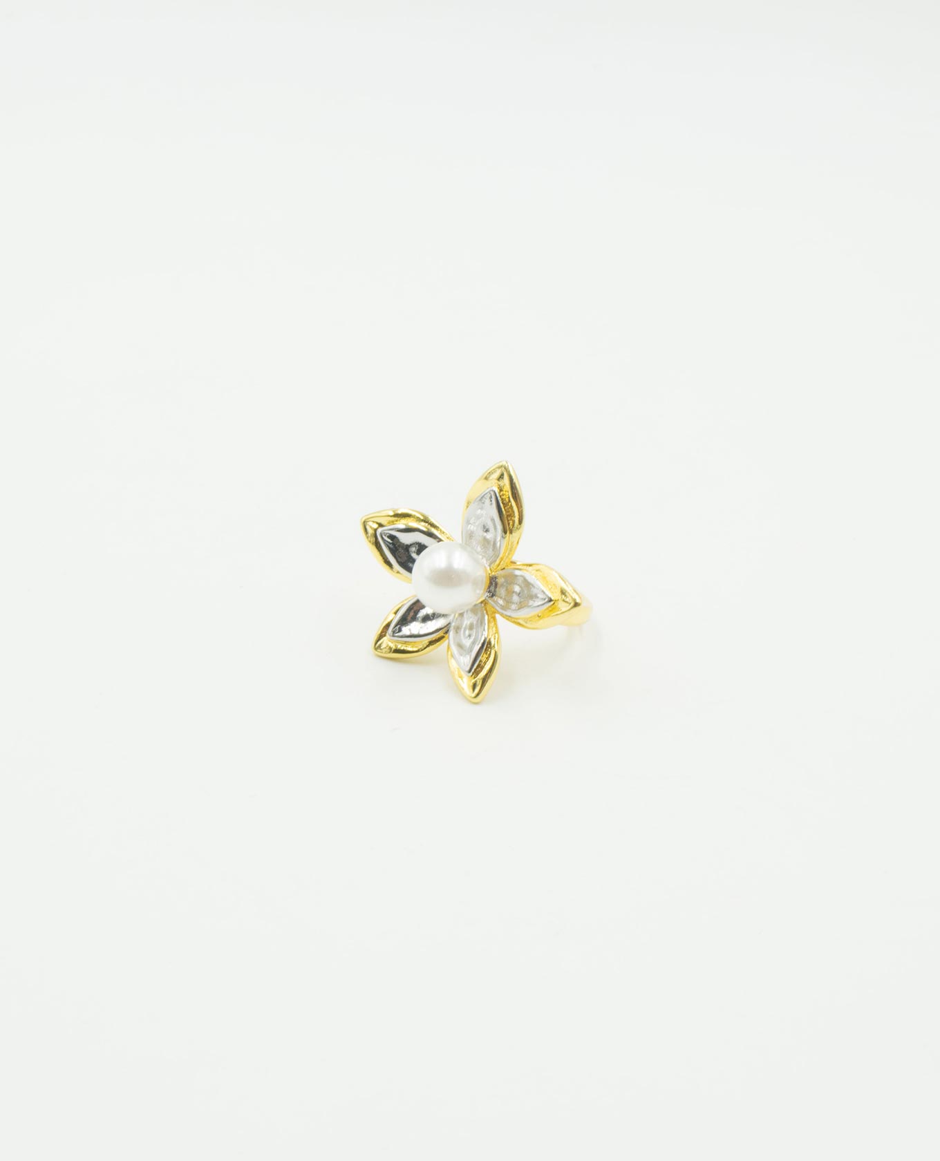 ANILLO FLOR CON PERLA Adrissa Anillos