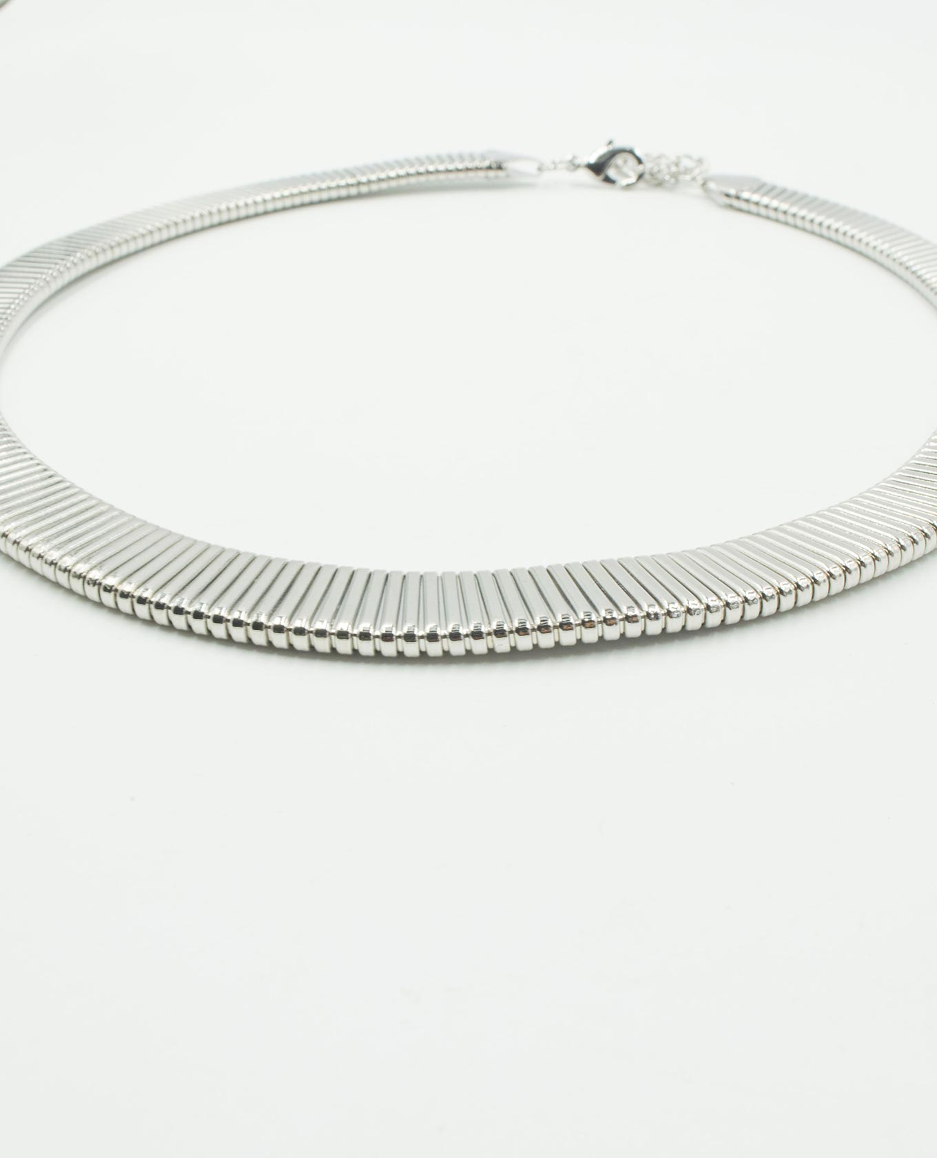 COLLAR METALICO GRUESO Adrissa Collares