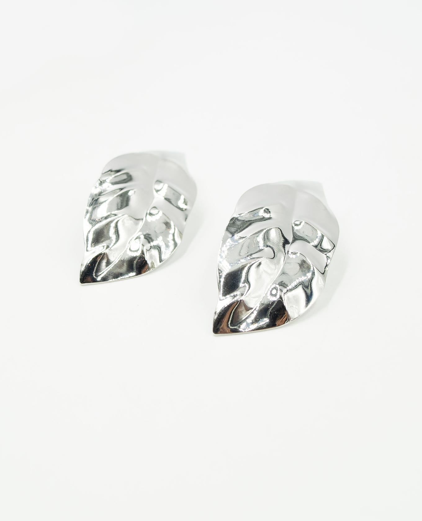 ARETE FEMENINO HOJA Adrissa | Ropa para mujer Aretes