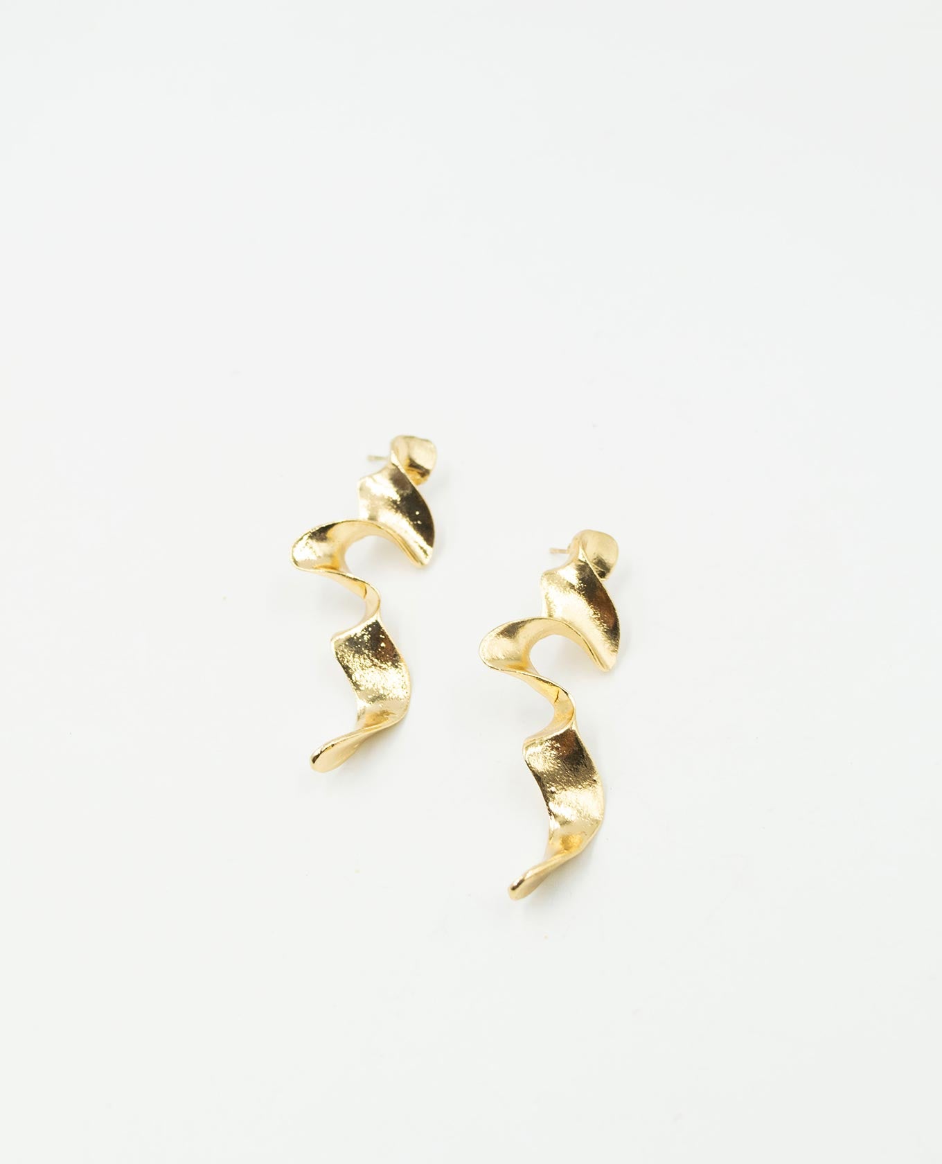 ARETE FEMENINO COLGANTE Adrissa | Ropa para mujer Aretes