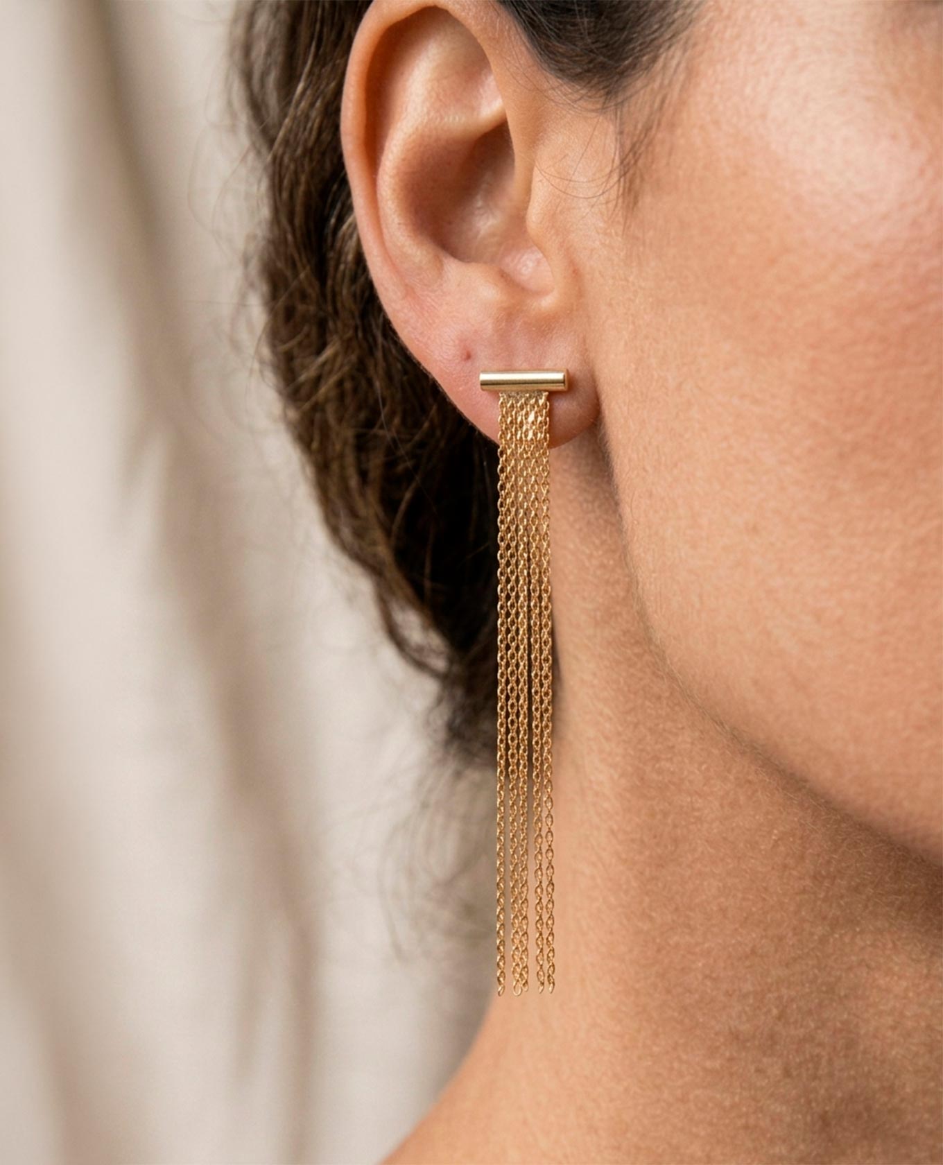 ARETE FEMENINO COLGANTE Adrissa | Ropa para mujer