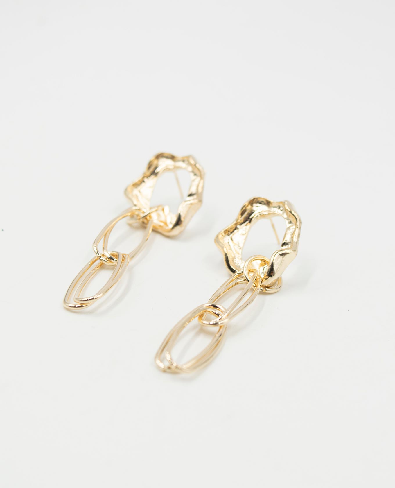 ARETE FEMENINO ESLABONES Adrissa | Ropa para mujer