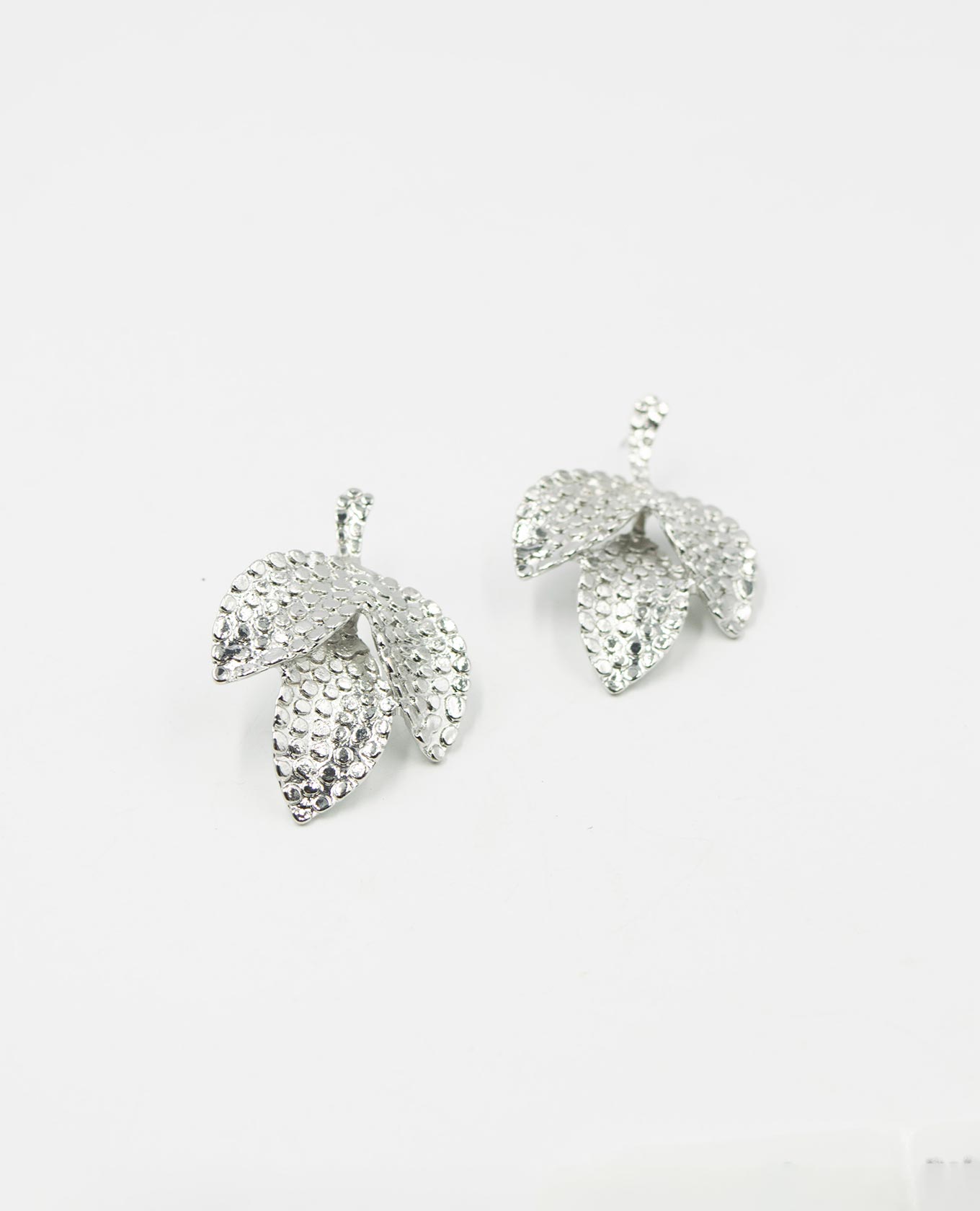 ARETE FEMENINO HOJAS Adrissa | Ropa para mujer