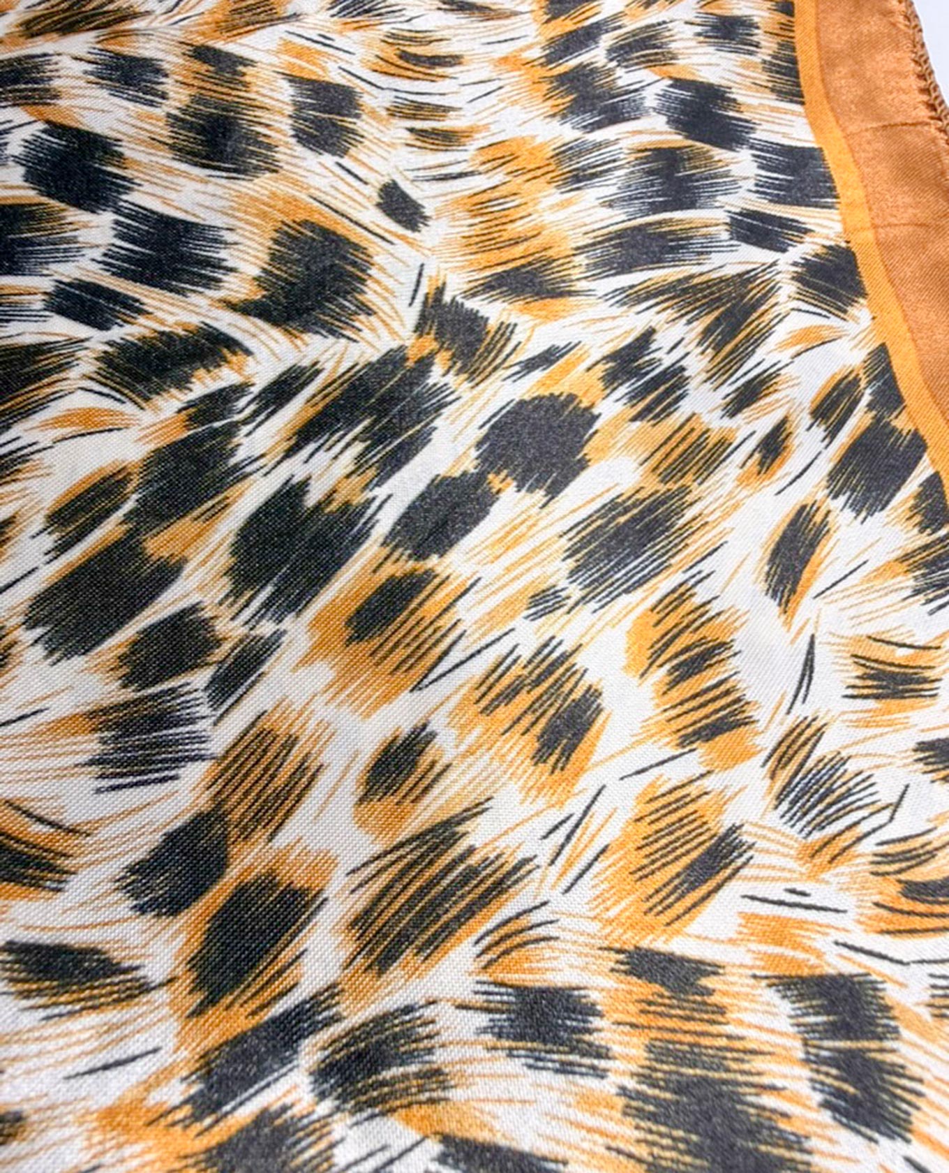 PAÑUELO FEMENINO 50X50 ESTAMPADO Adrissa | Ropa para mujer