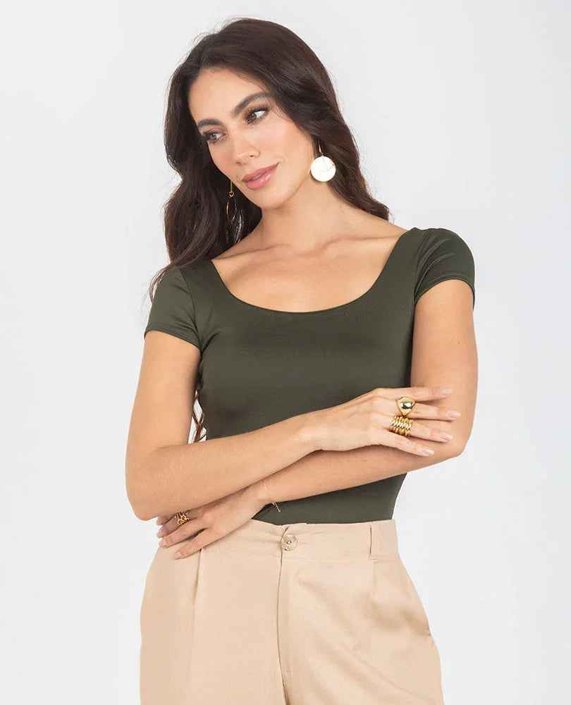 BLUSA ADRISSA BÁSICA REBECA PARA MUJER VERDE MILITAR Adrissa Blusas