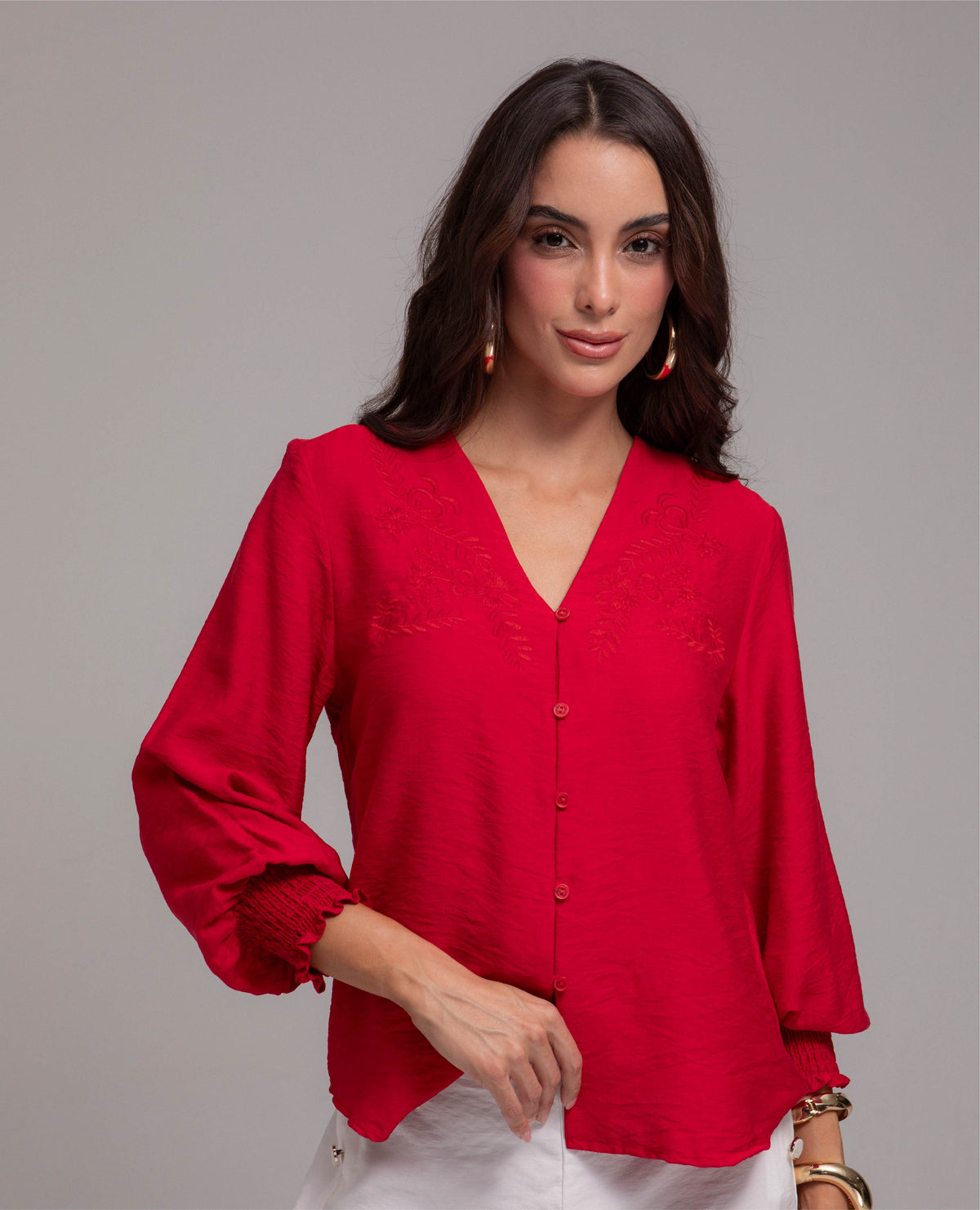 CAMISA MANGA LARGA PARA MUJER CON BORDADO Y NIDO DE ABEJA EN PUNOS