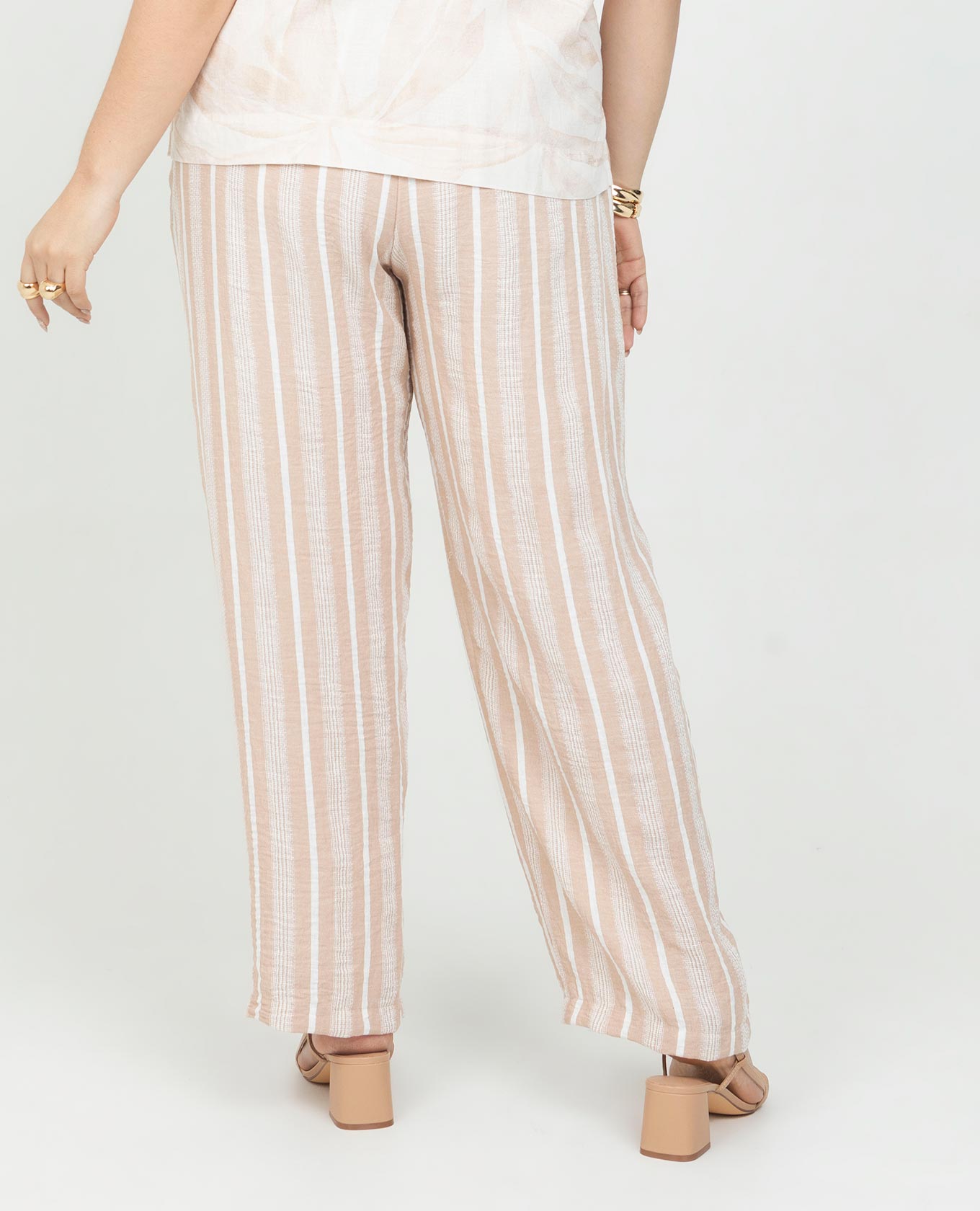 PANTALÓN RECTO TALLAS GRANDES CINTURA CON ELASTICO EN RAYAS PRETENIDAS Adrissa | Ropa para mujer Pantalones