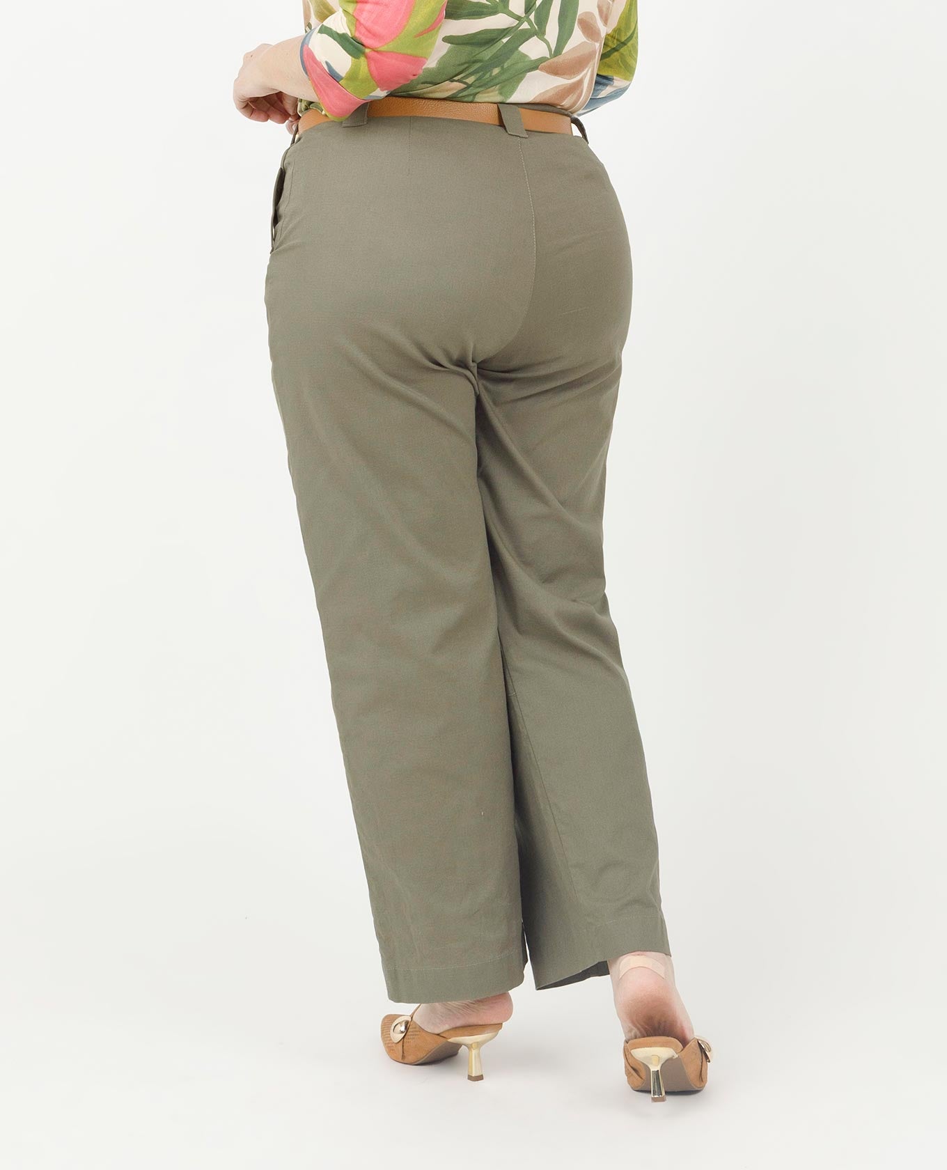 PANTALÓN RECTO TALLAS GRANDES CON BOLSILLO DIAGONAL Y PASADORES ANCHOS Adrissa | Ropa para mujer Pantalones