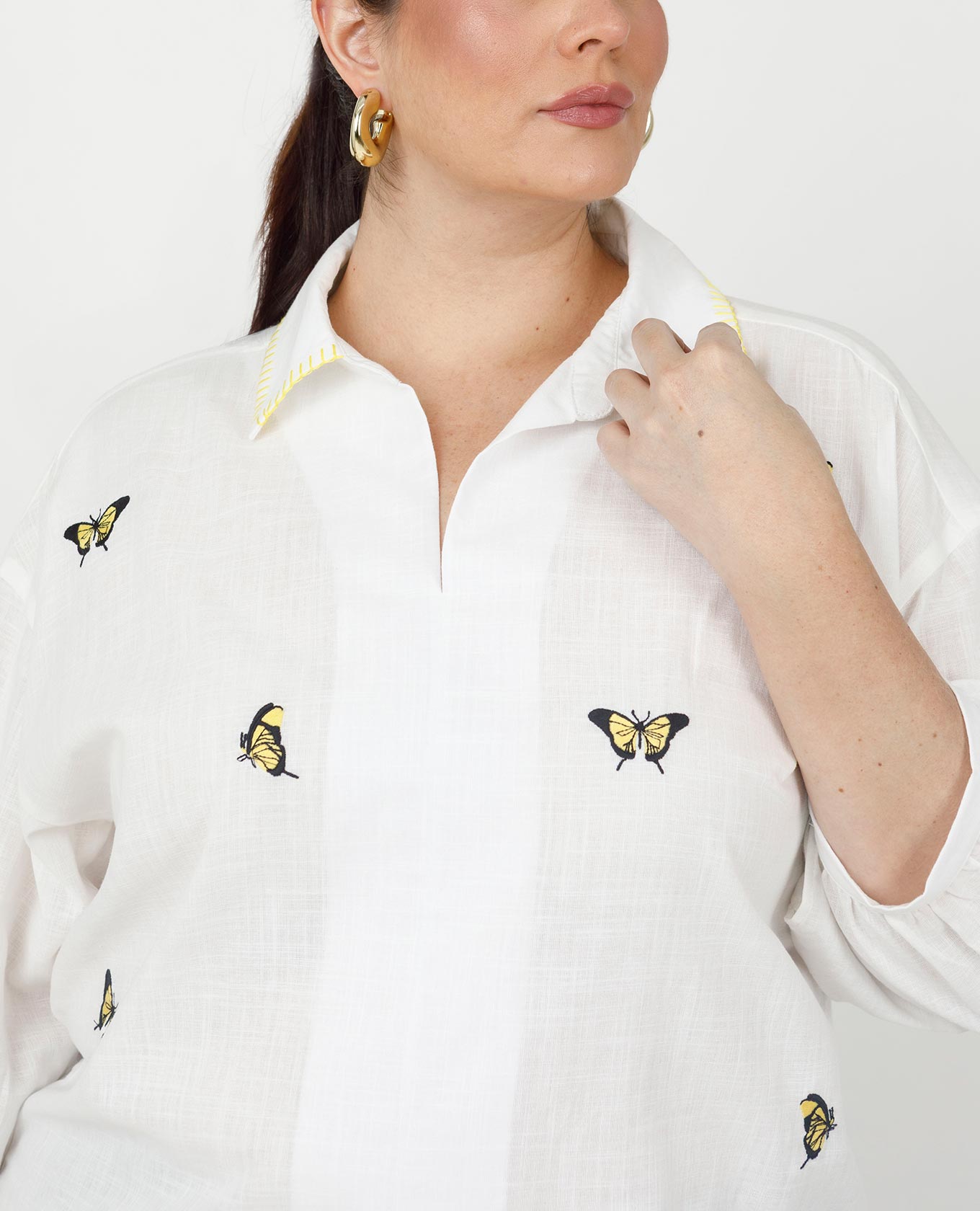 CAMISA MANGA 3/4 TALLAS GRANDES CON MARIPOSAS AMARILLAS BORDADAS EN FRENTES Adrissa | Ropa para mujer Blusas