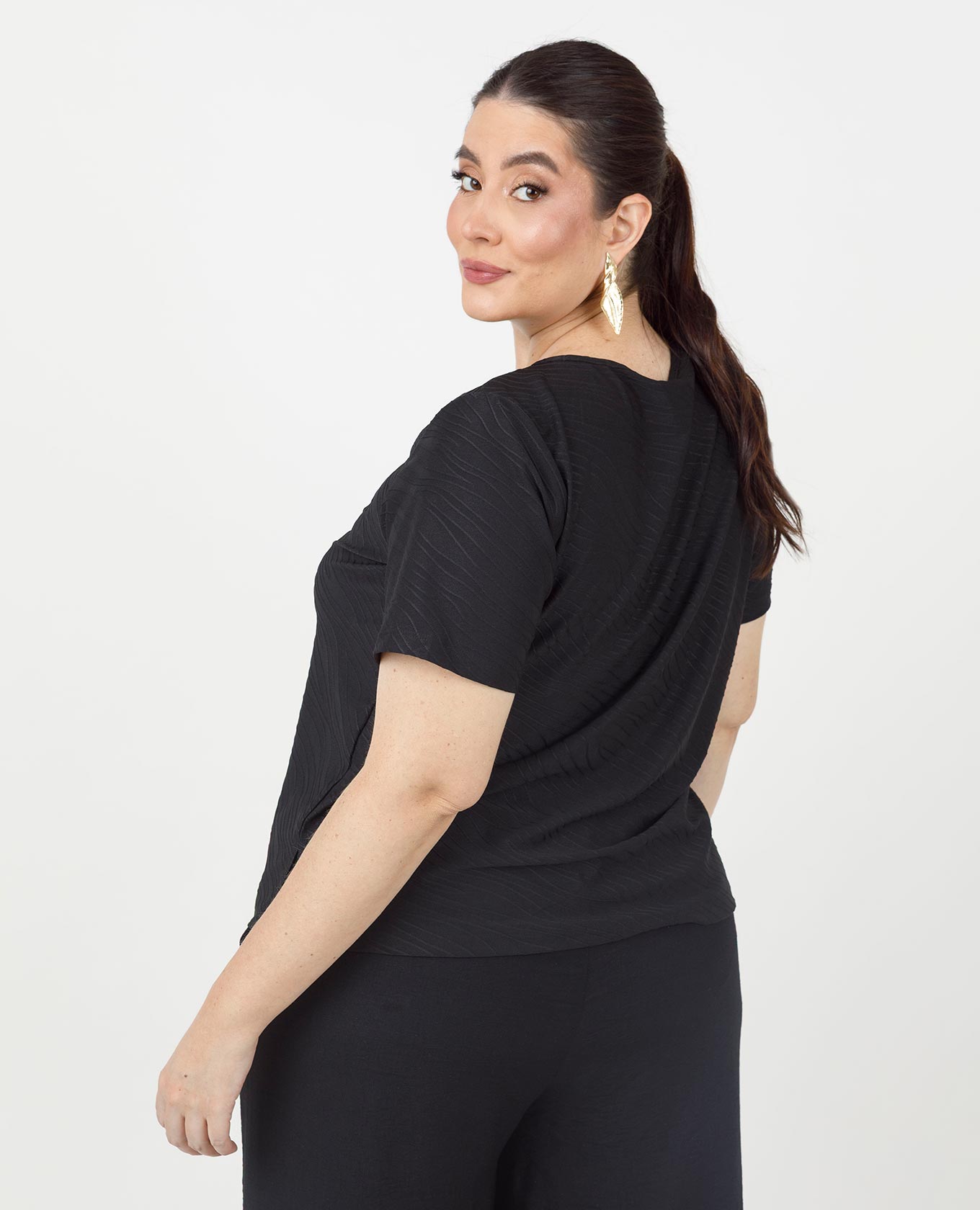 BLUSA ENTORCHADA TALLAS GRANDES CON HERRAJE TEJIDO DE PUNTO CON EFECTO Adrissa | Ropa para mujer