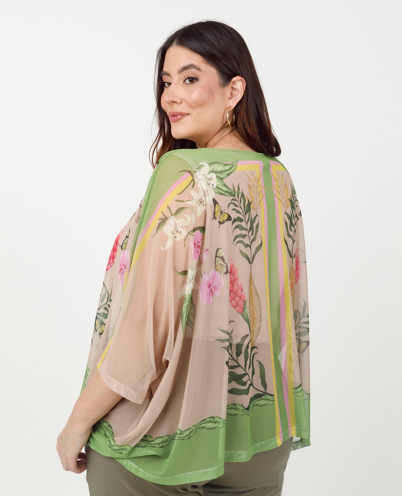 BLUSA ESTAMPADA TALLAS GRANDES SILUETA PONCHO EN TRANSPARENCIA Adrissa | Ropa para mujer Blusas