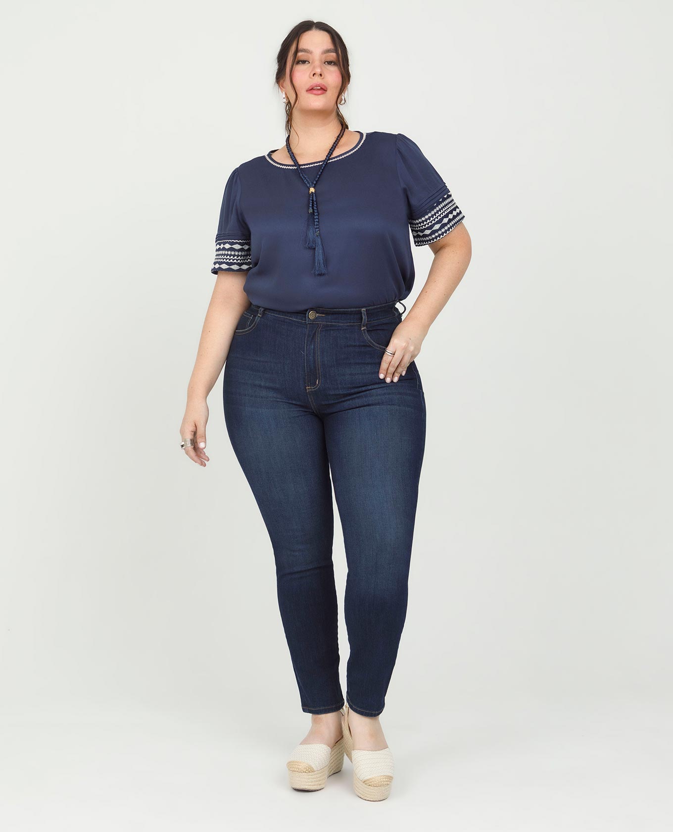 BLUSA MANGA CORTA TALLAS GRANDES ESCOTE CON PUNTADA ARTESANAL Y PUNOS BORDADOS Adrissa | Ropa para mujer Blusas