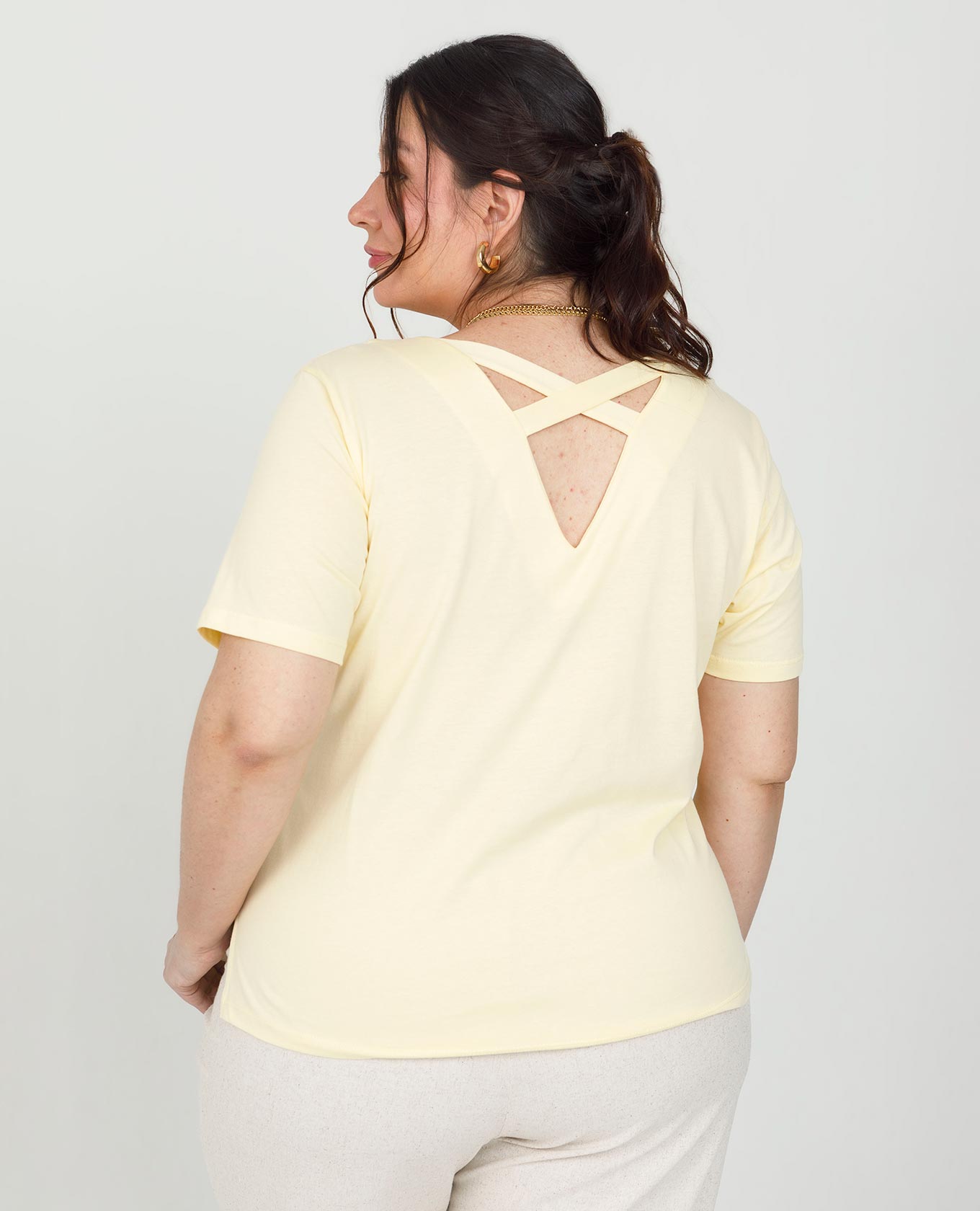 CAMISETA MANGA CORTA TALLAS GRANDES ESCOTE V EN ESPALDA CON TIRAS CRUZADAS Adrissa | Ropa para mujer Blusas