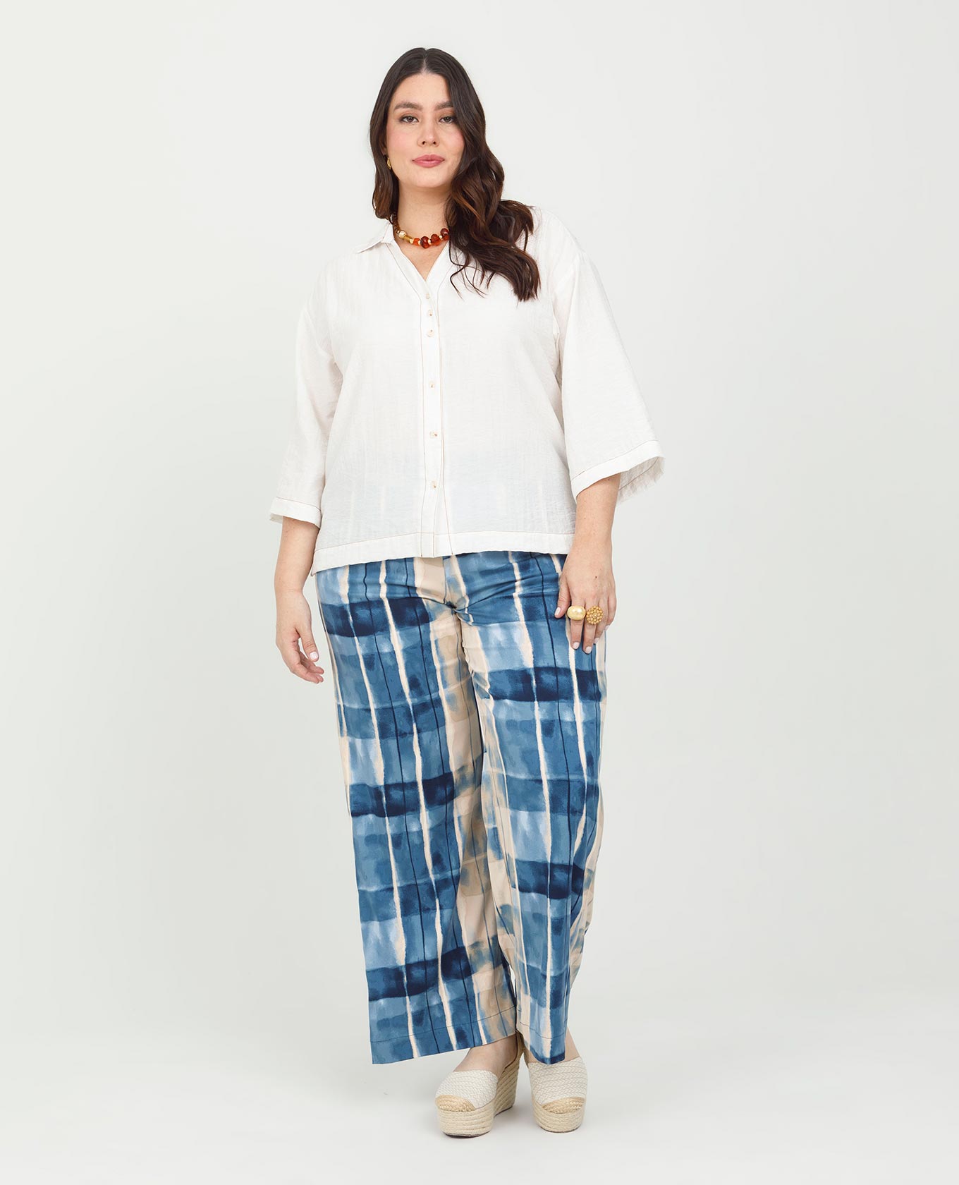 CAMISA MANGA 3/4 TALLAS GRANDES COSTURAS EN CONTRASTE EN TELA CON SEMILLA Adrissa | Ropa para mujer