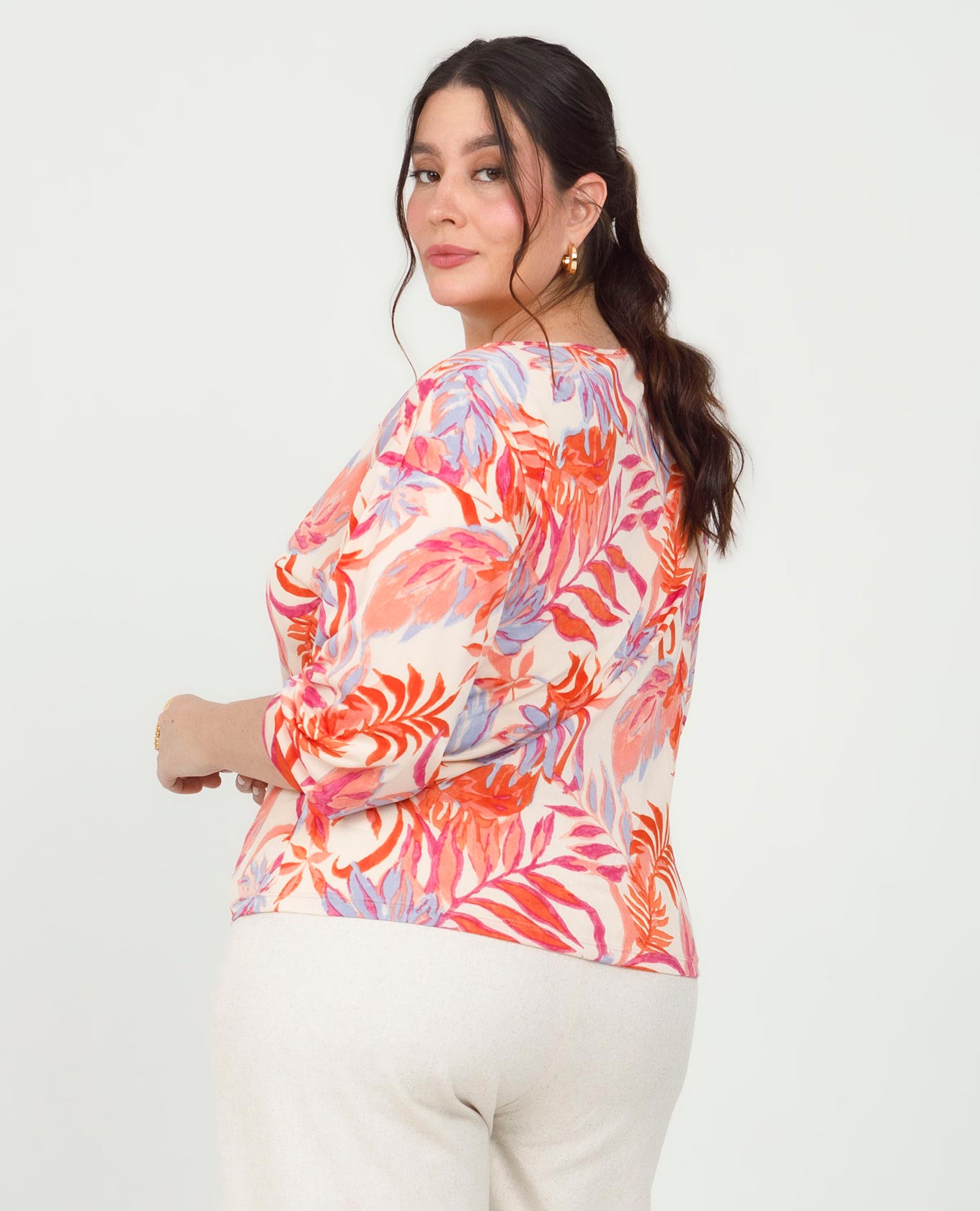 CAMISETA ESTAMPADA PARA MUJER ESCOTE SEMI BANDEJA MANGA 3/4 Adrissa | Ropa para mujer Blusas