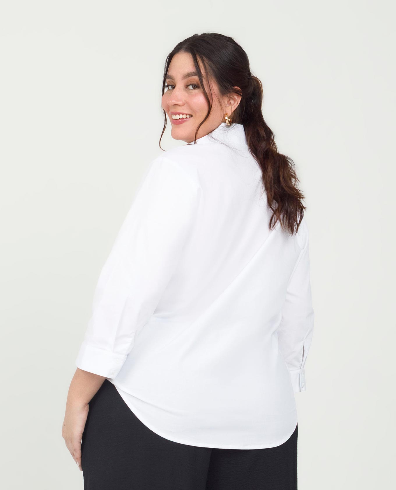 CAMISA BLANCA TALLAS GRANDES MANGA 3/4 CON PERILLA OCULTA Adrissa | Ropa para mujer Blusas