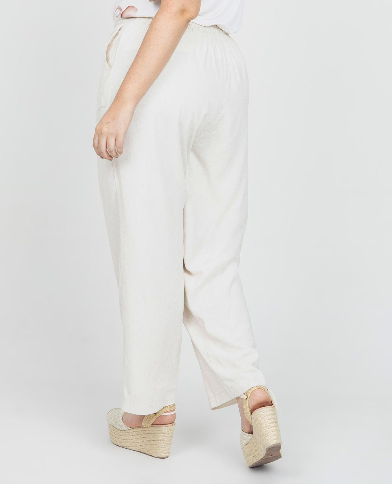 PANTALÓN CORTO TALLAS GRANDES PRETINA CON ELASTICO TIRAS PARA ANUDAR Y BOLSILLOS