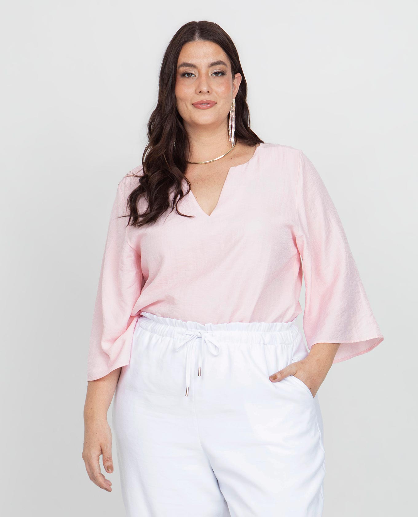 BLUSA MANGA 3/4 TALLAS GRANDES ESCOTE V CON MANGA ACAMPANADA Adrissa | Ropa para mujer Blusas