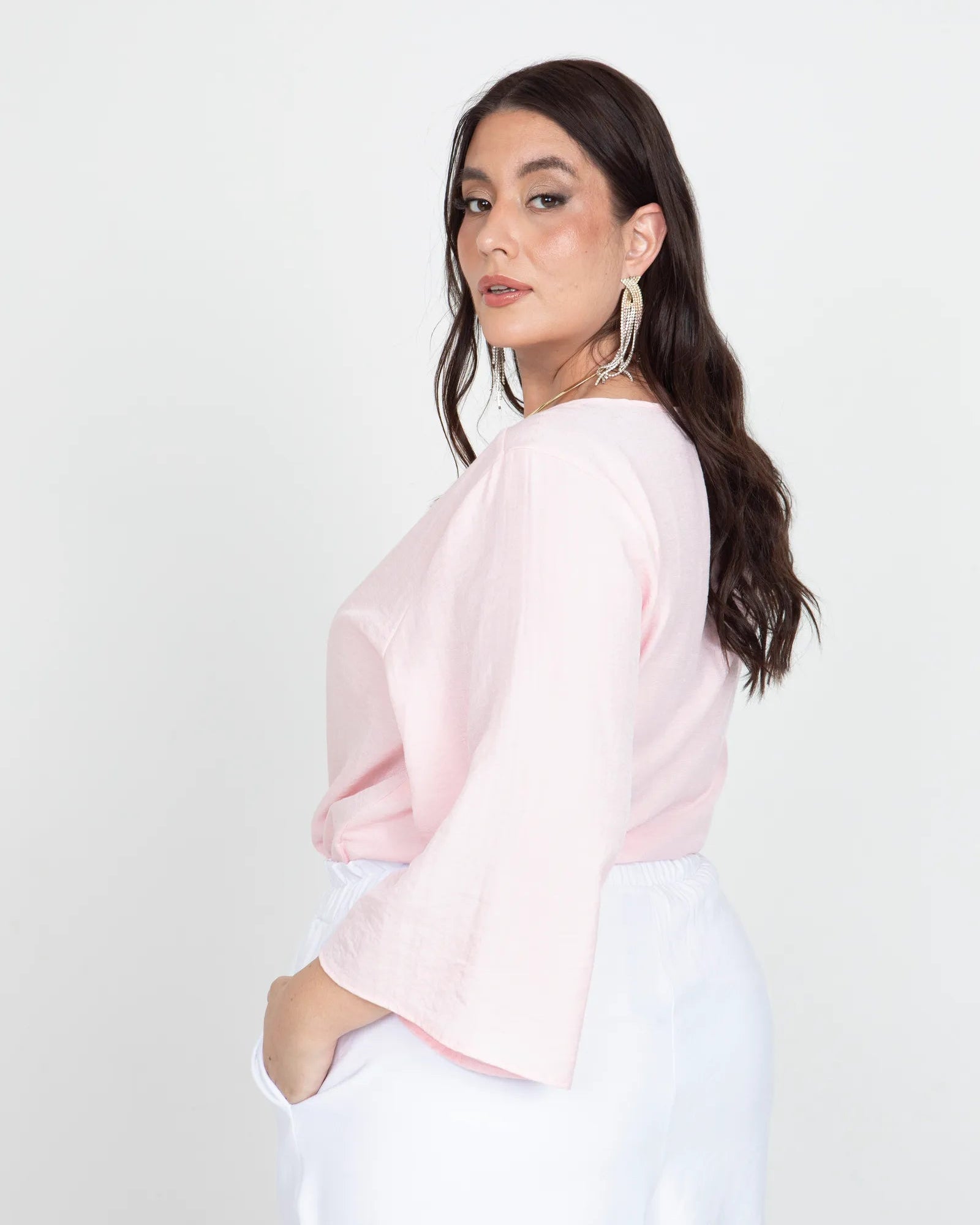BLUSA MANGA 3/4 TALLAS GRANDES ESCOTE V CON MANGA ACAMPANADA ROSADO Adrissa | Ropa para mujer Blusas