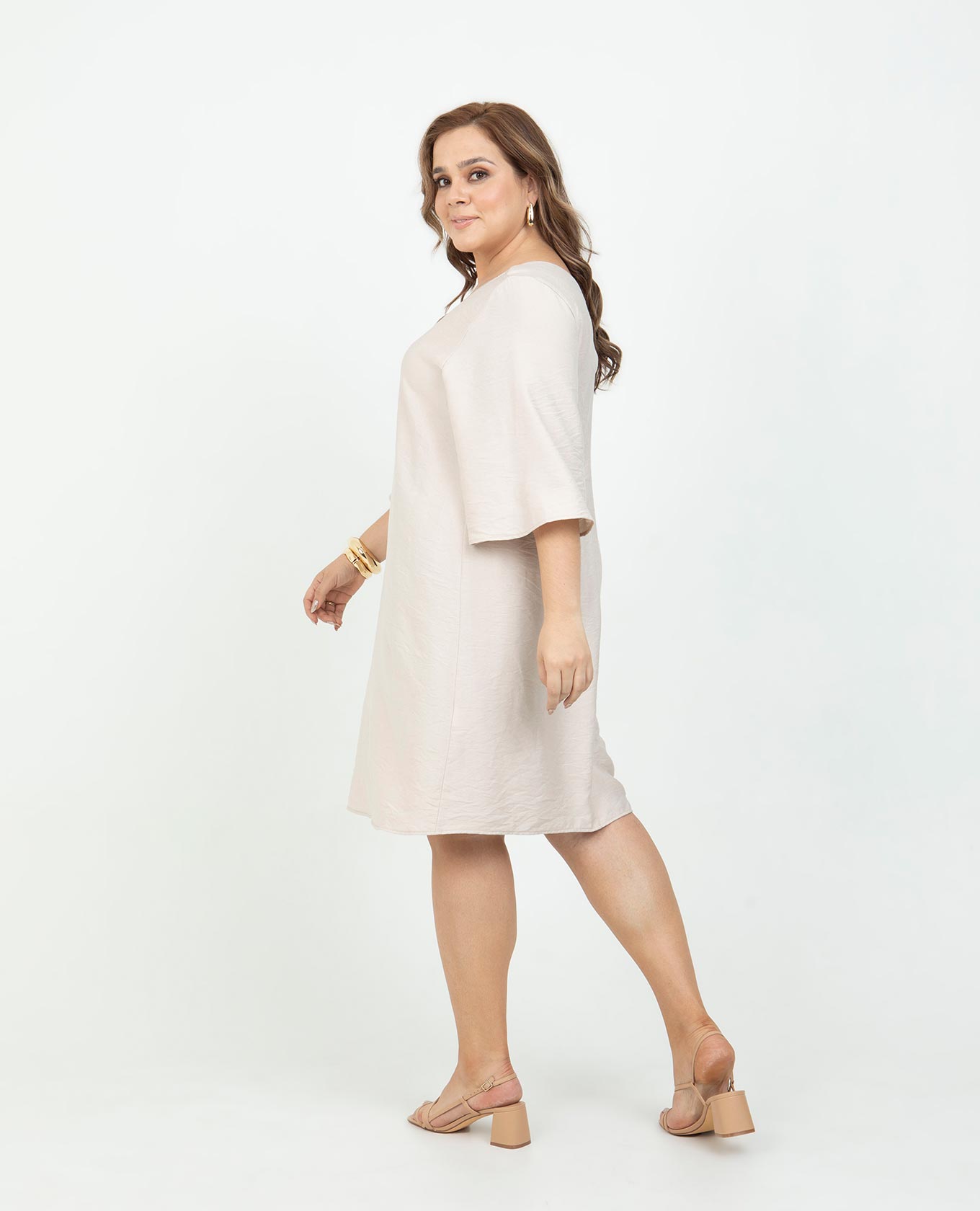 VESTIDO CORTO TALEGO TALLAS GRANDES ESCOTE V CON APLIQUE MANGAS ACAMPANADAS Adrissa