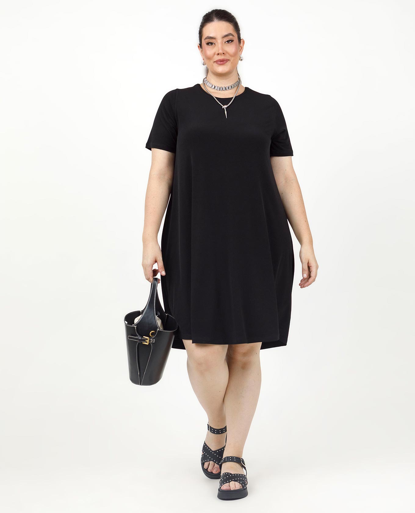 VESTIDO NEGRO TALLAS GRANDES EN TEJIDO DE PUNTO CON VUELO Adrissa | Ropa para mujer Vestidos