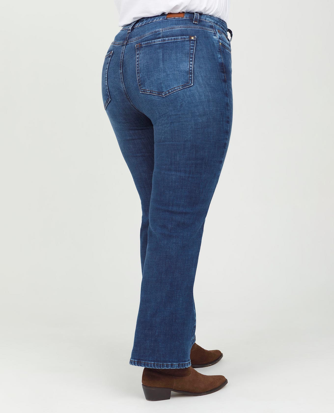 JEAN REGULAR TALLAS GRANDES TONO MEDIO PRETINA DELGADA CINCO BOLSILLOS Adrissa Jeans