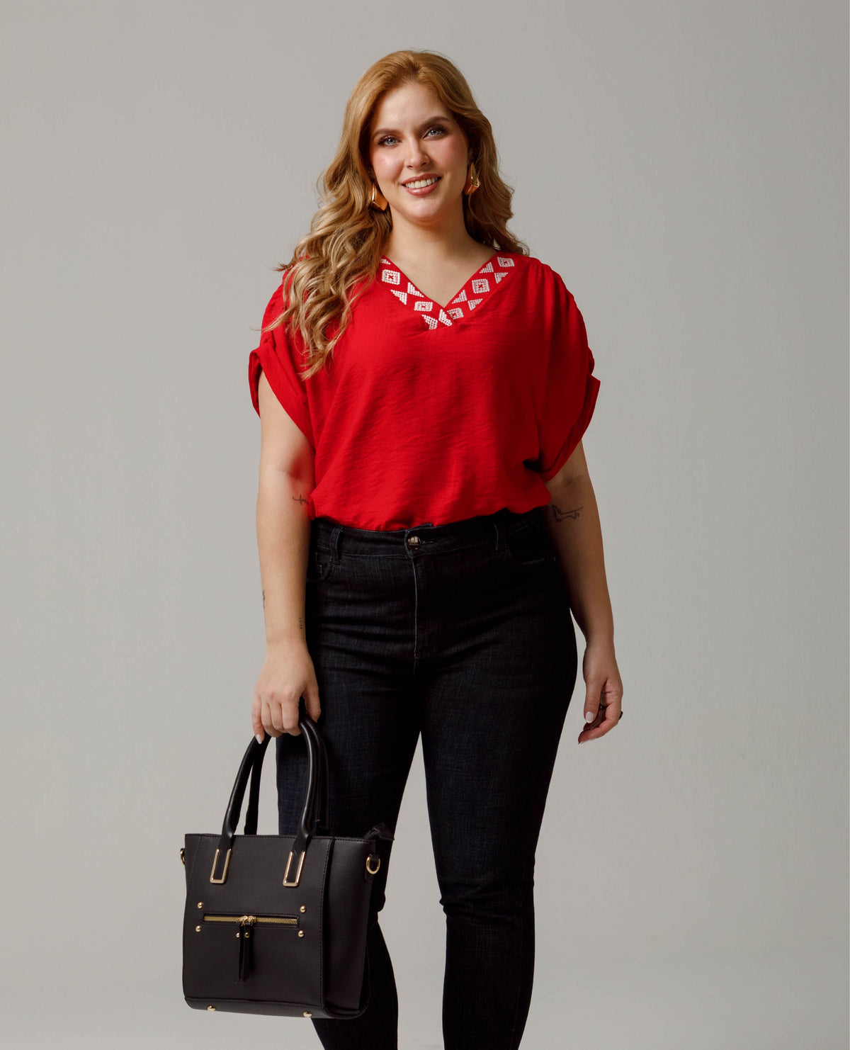 BLUSA MANGA RODADA TALLAS GRANDES ESCOTE V CON BORDADO Adrissa | Ropa para mujer Blusas