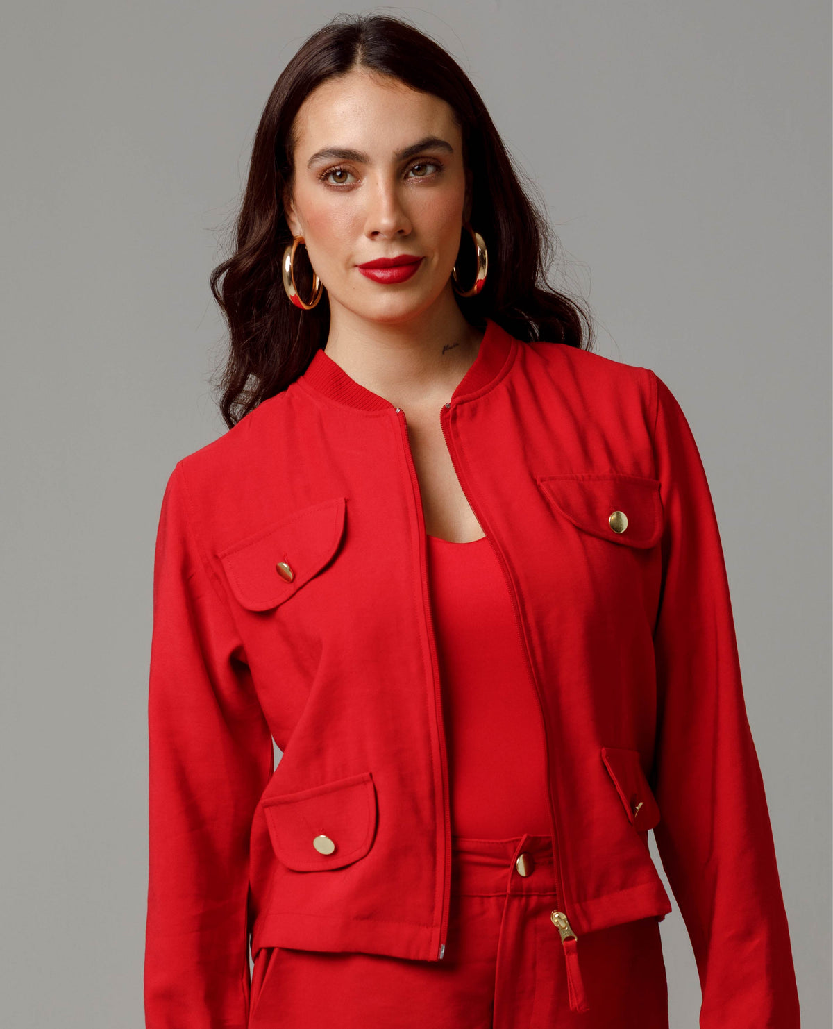 CHAQUETA BOMBER PARA MUJER CON BOTONES DORADOS