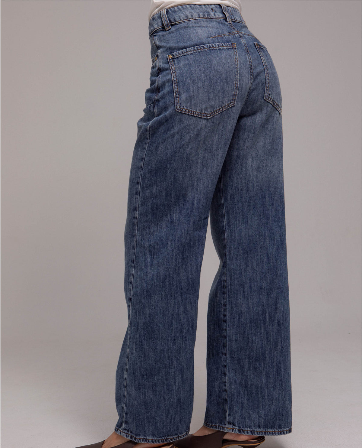 JEAN WIDE LEG PARA MUJER CINCO BOLSILLOS EN DENIM LIVIANO