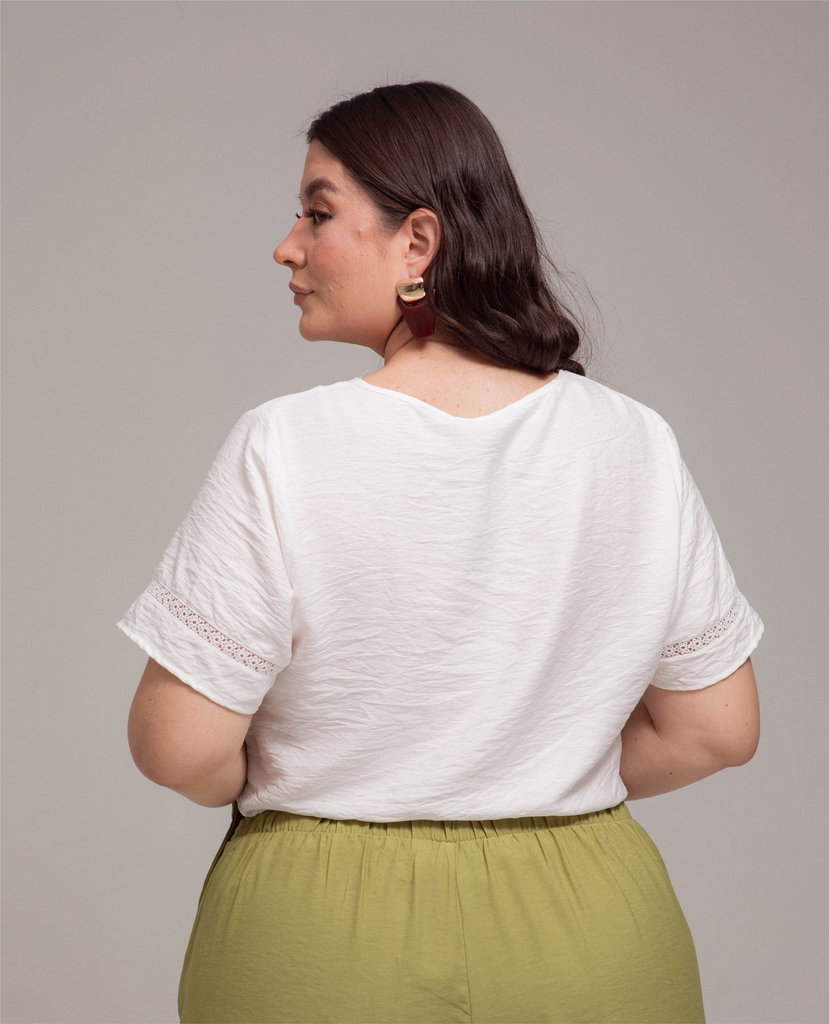 BLUSA MANGA CORTA TALLAS GRANDES ESCOTE V CON BOLILLOS Adrissa | Ropa para mujer Blusas