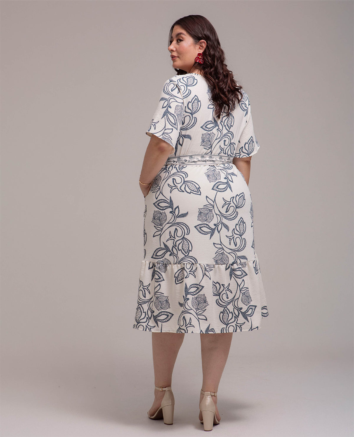 VESTIDO MIDI TALLAS GRANDES ESTAMPADO ESCOTE V CON TIRAS Y ELASTICO CINTURA Adrissa | Ropa para mujer Vestidos