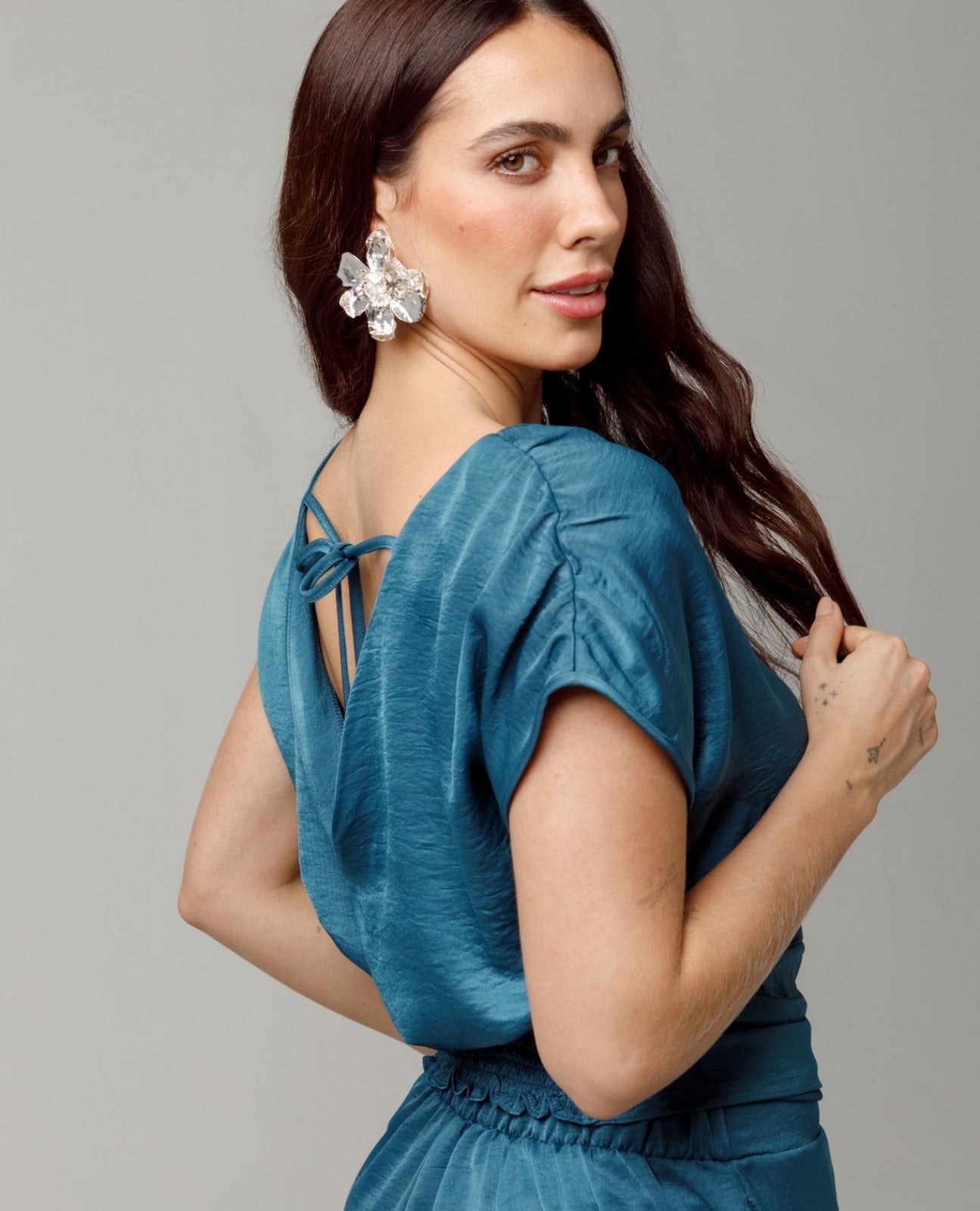 BLUSA MANGA CORTA PARA MUJER ESPALDA HOMBRO RODADO ESCOTE ESPALDA EN V CON TIRAS