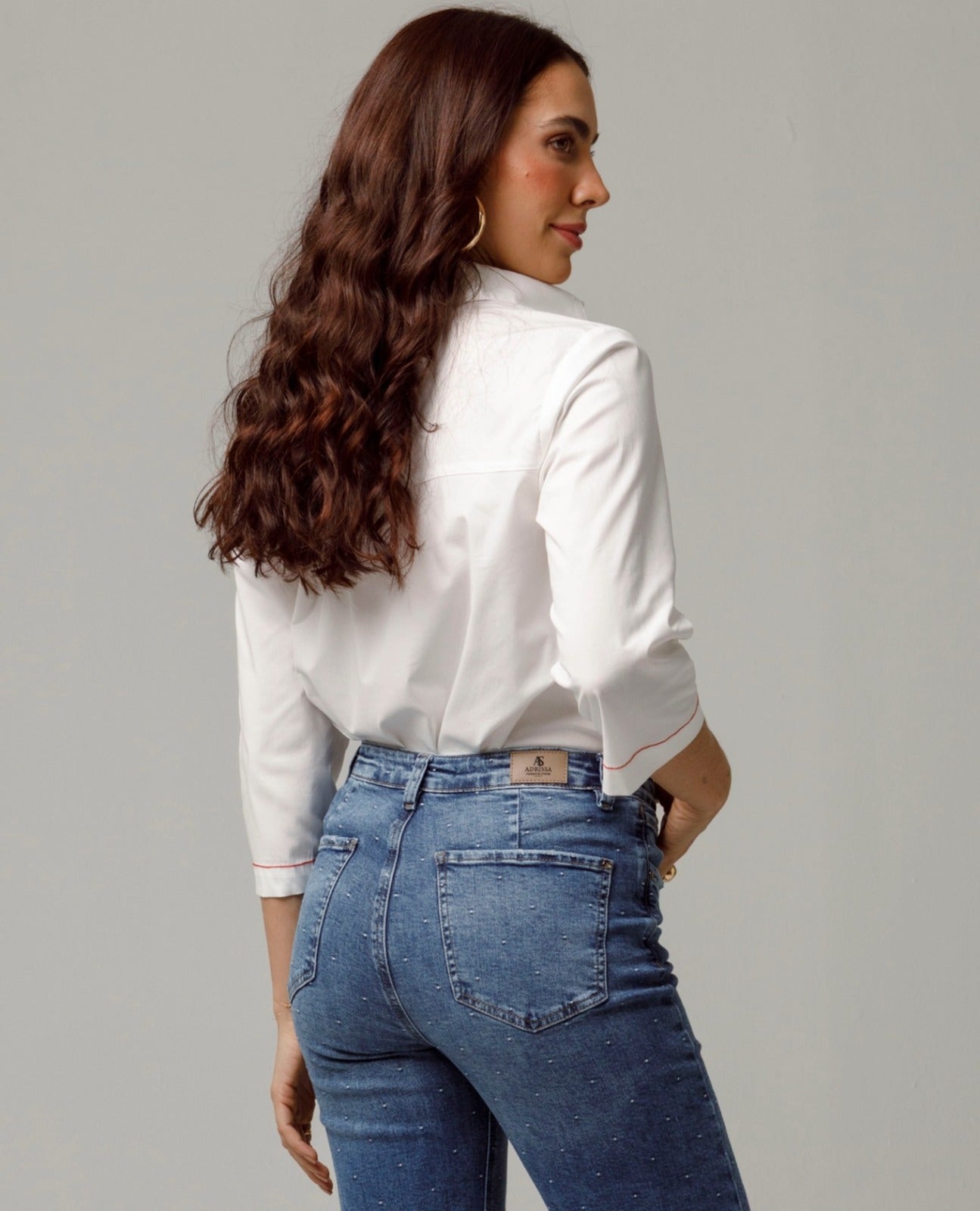 CAMISA MANGA 3/4 PARA MUJER RUEDOS EN CONTRASTE Y APLIQUE TULIPAN Adrissa | Ropa para mujer Camisas