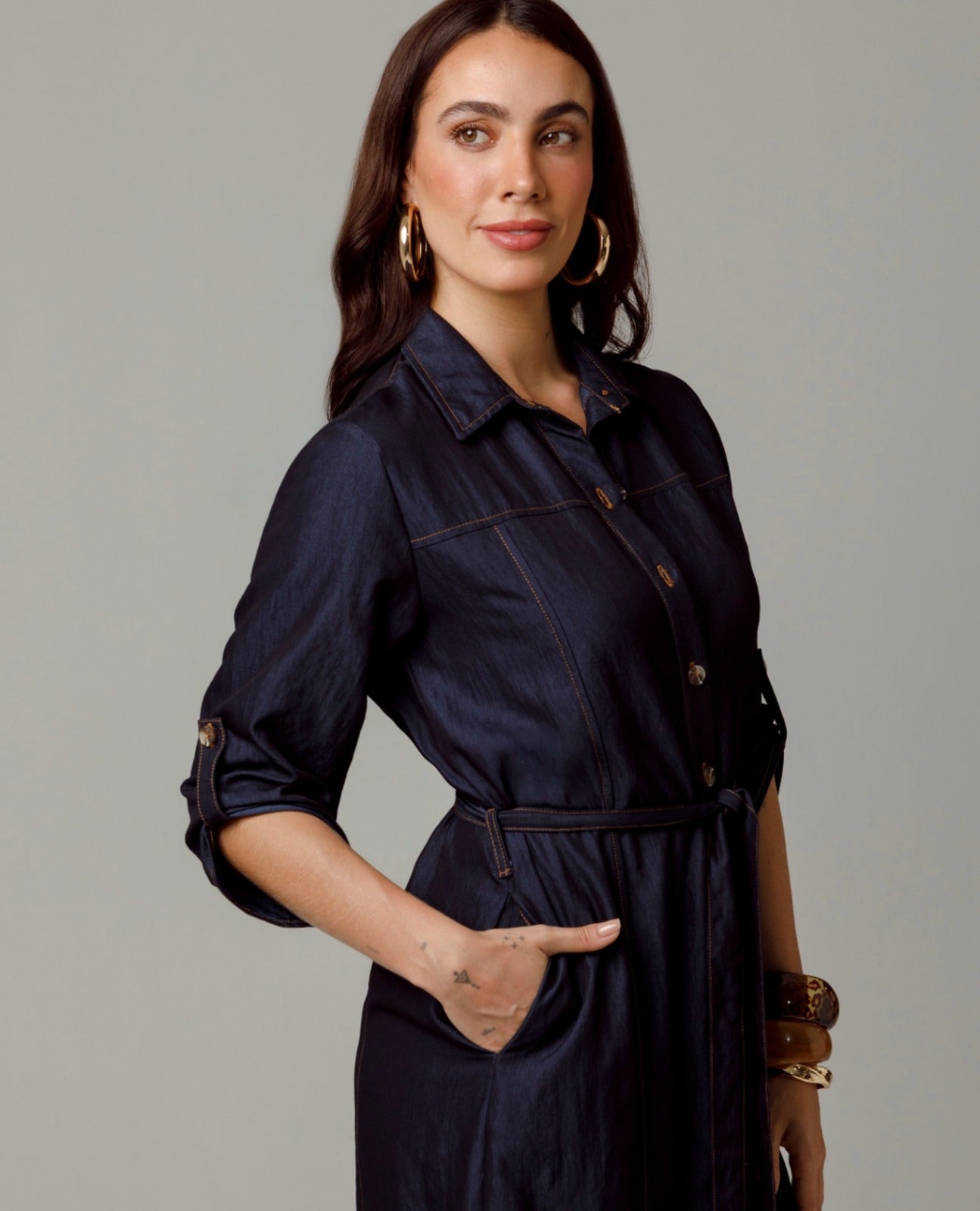 VESTIDO CORTO PARA MUJER CON CORTES COSTURAS EN CONTRASTE Y CINTURON