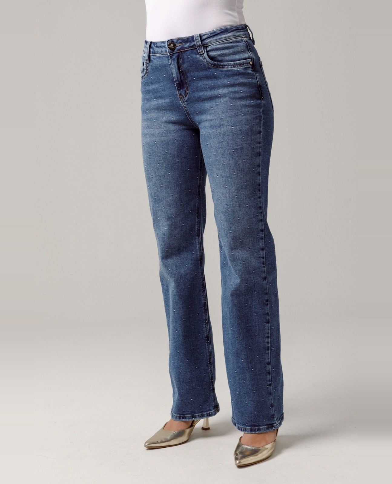 JEAN REGULAR PARA MUJER TONO MEDIO CINCO BOLSILLOS EN DENIM CON EFECTO AZUL MEDIO Adrissa | Ropa para mujer Jeans