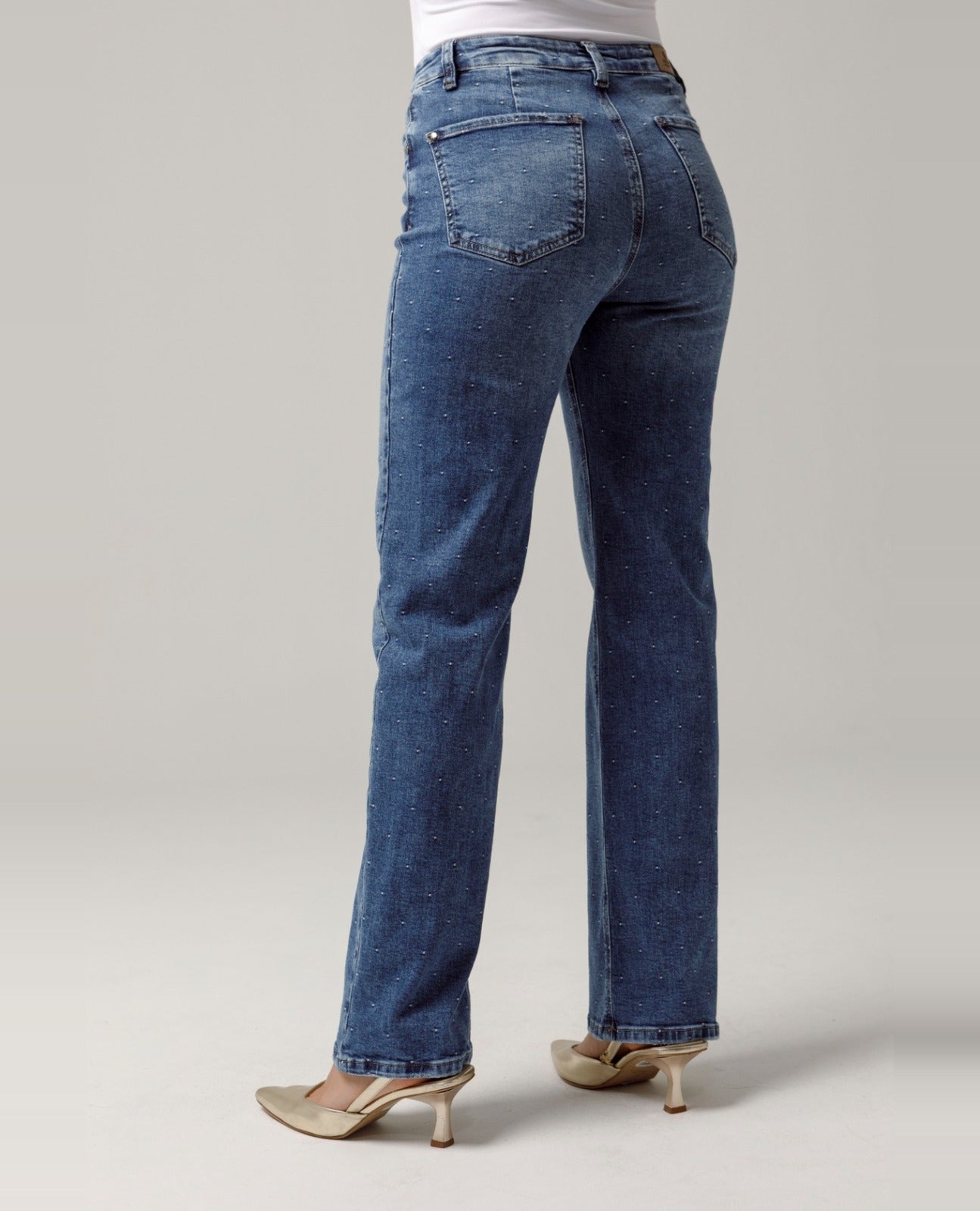 JEAN REGULAR PARA MUJER TONO MEDIO CINCO BOLSILLOS EN DENIM CON EFECTO Adrissa | Ropa para mujer Jeans