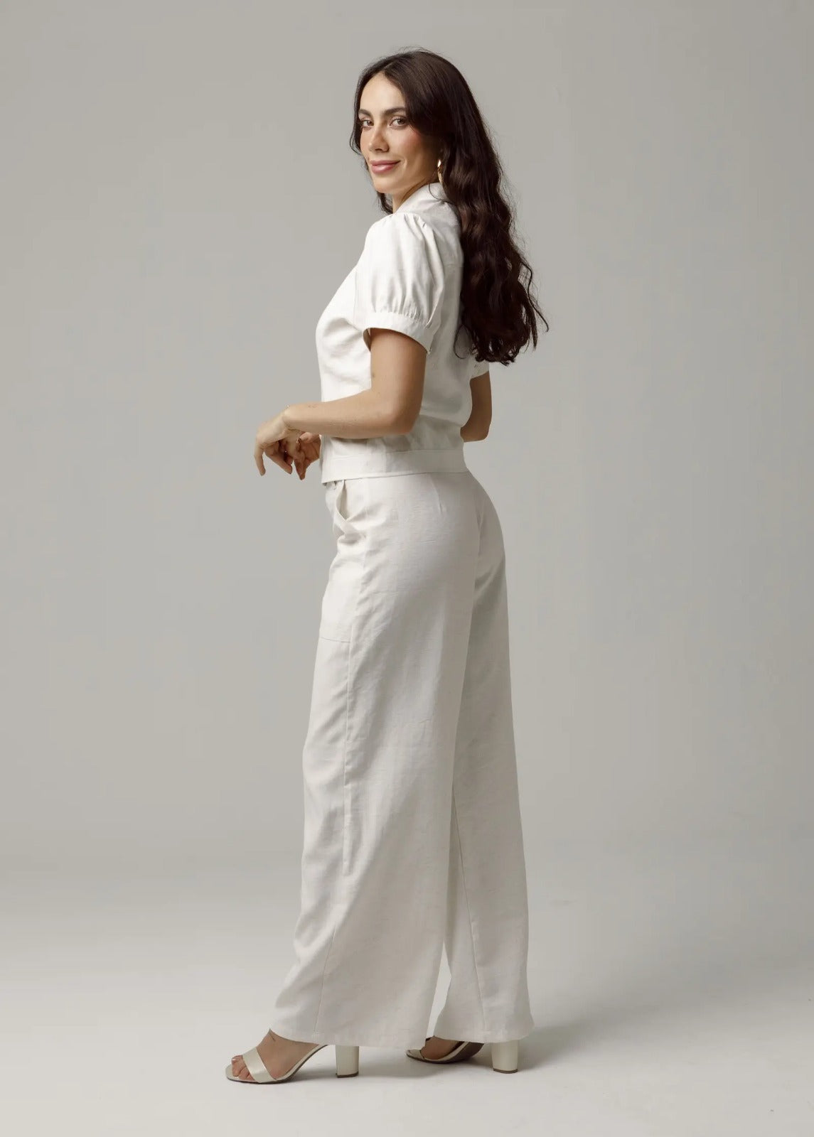 PANTALON WIDE LEG PARA MUJER CON BOLSILLOS DE PARCHA EN TELA CON EFECTO SEMILLA Adrissa | Ropa para mujer Pantalones