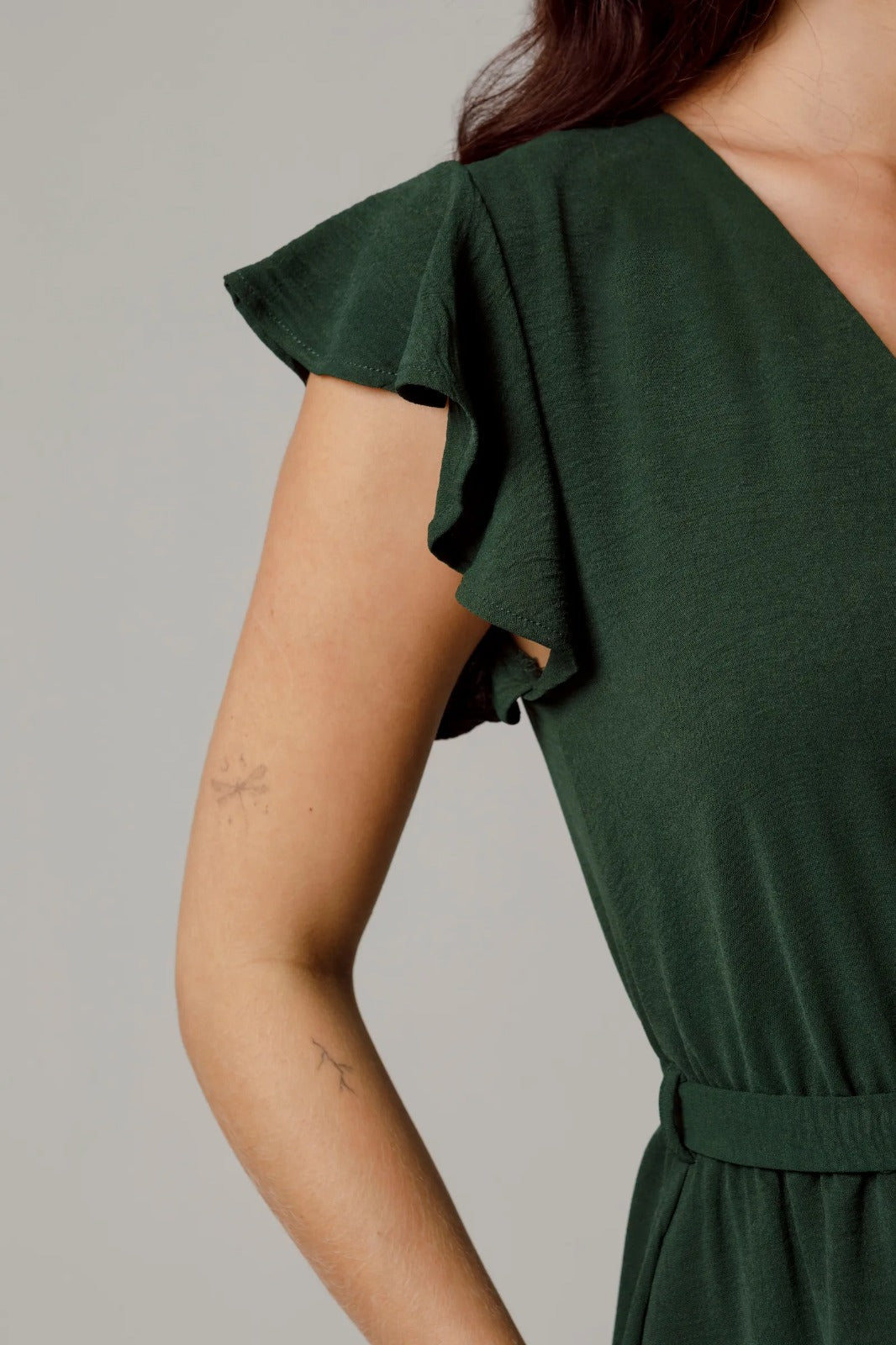 VESTIDO CORTO PARA MUJER ESCOTE V MANGA CORTA CON ELASTICO EN CINTURA Adrissa | Ropa para mujer Vestidos