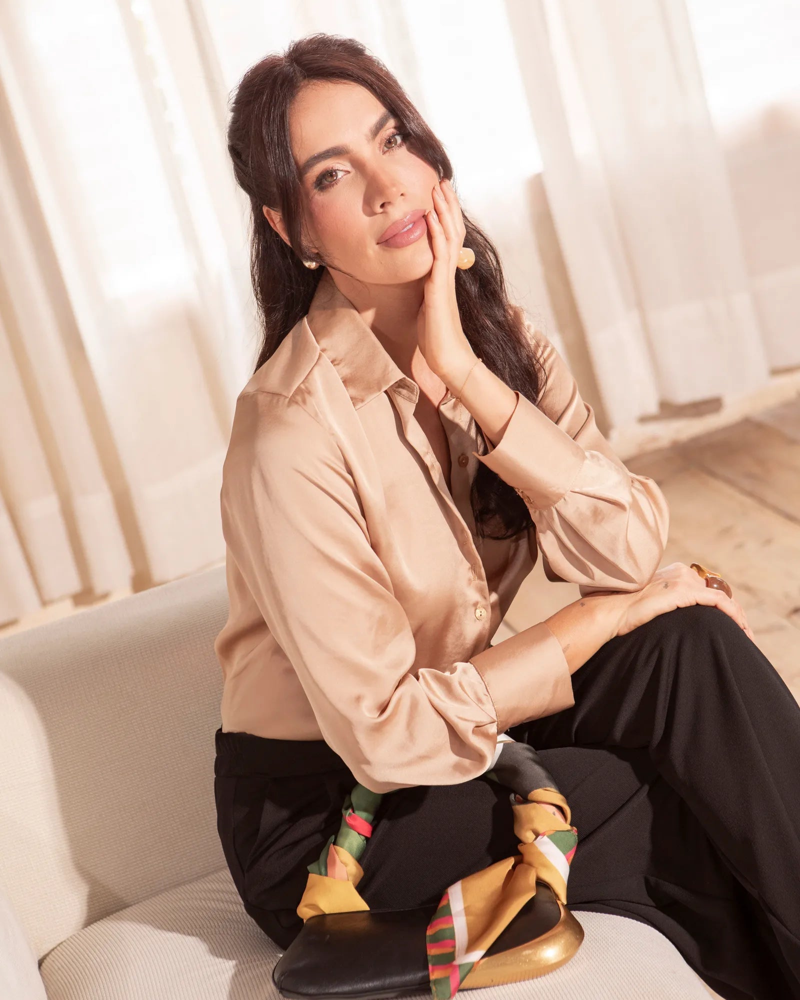 CAMISA MANGA LARGA PARA MUJER SATINADA CON PUNOS CAKY Adrissa | Ropa para mujer Blusas