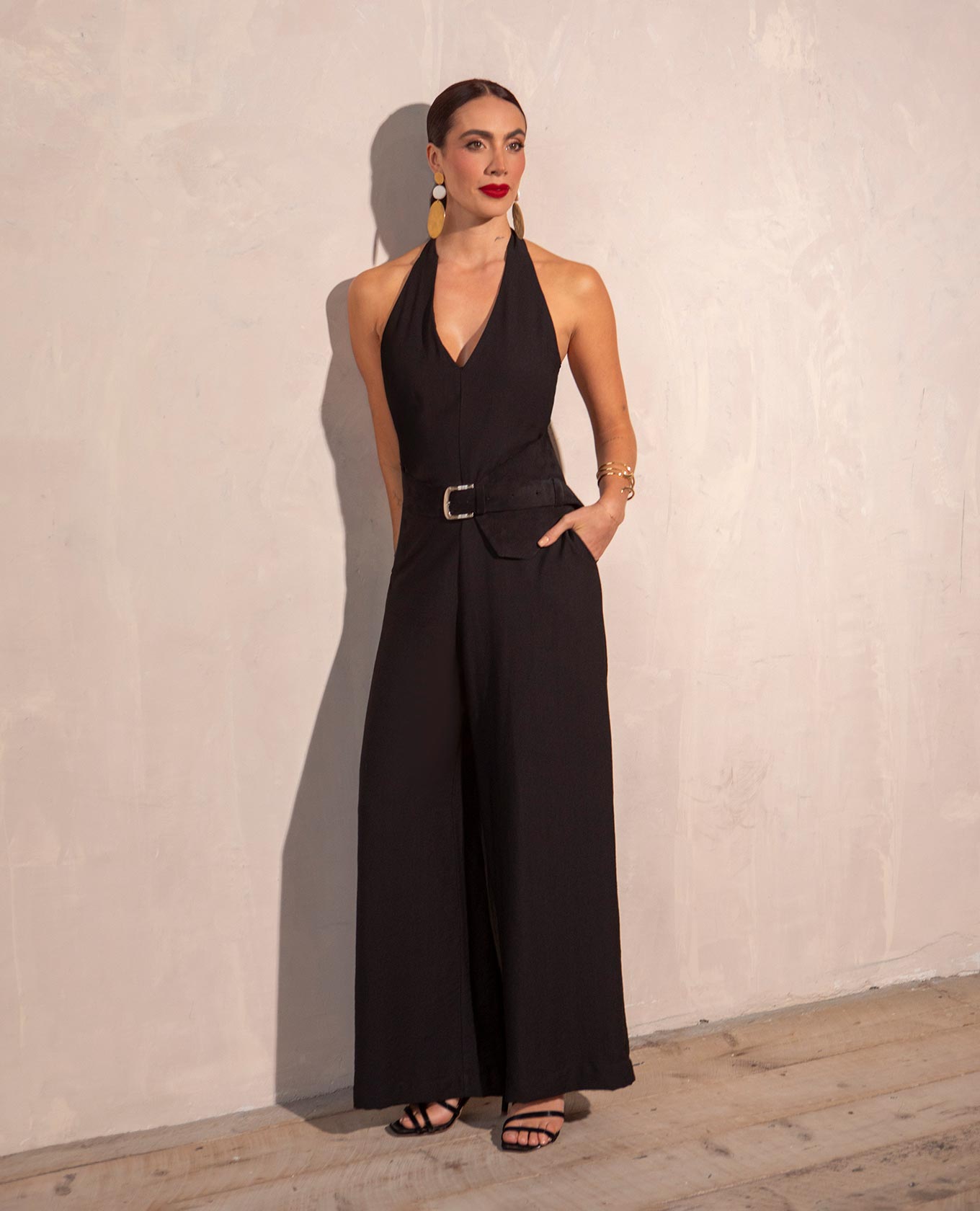 ENTERIZO NEGRO PARA MUJER ESCOTE V ESPALDA DESCUBIERTA CON ELASTICO Adrissa | Ropa para mujer