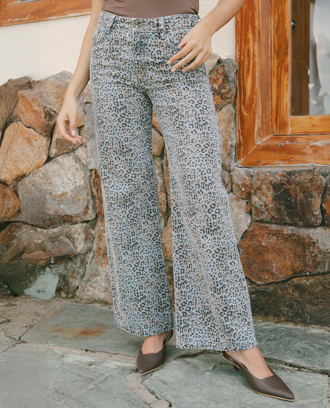 JEAN MOM FLARE PARA MUJER ANIMAL PRINT CINCO BOLSILLOS Adrissa | Ropa para mujer Jeans