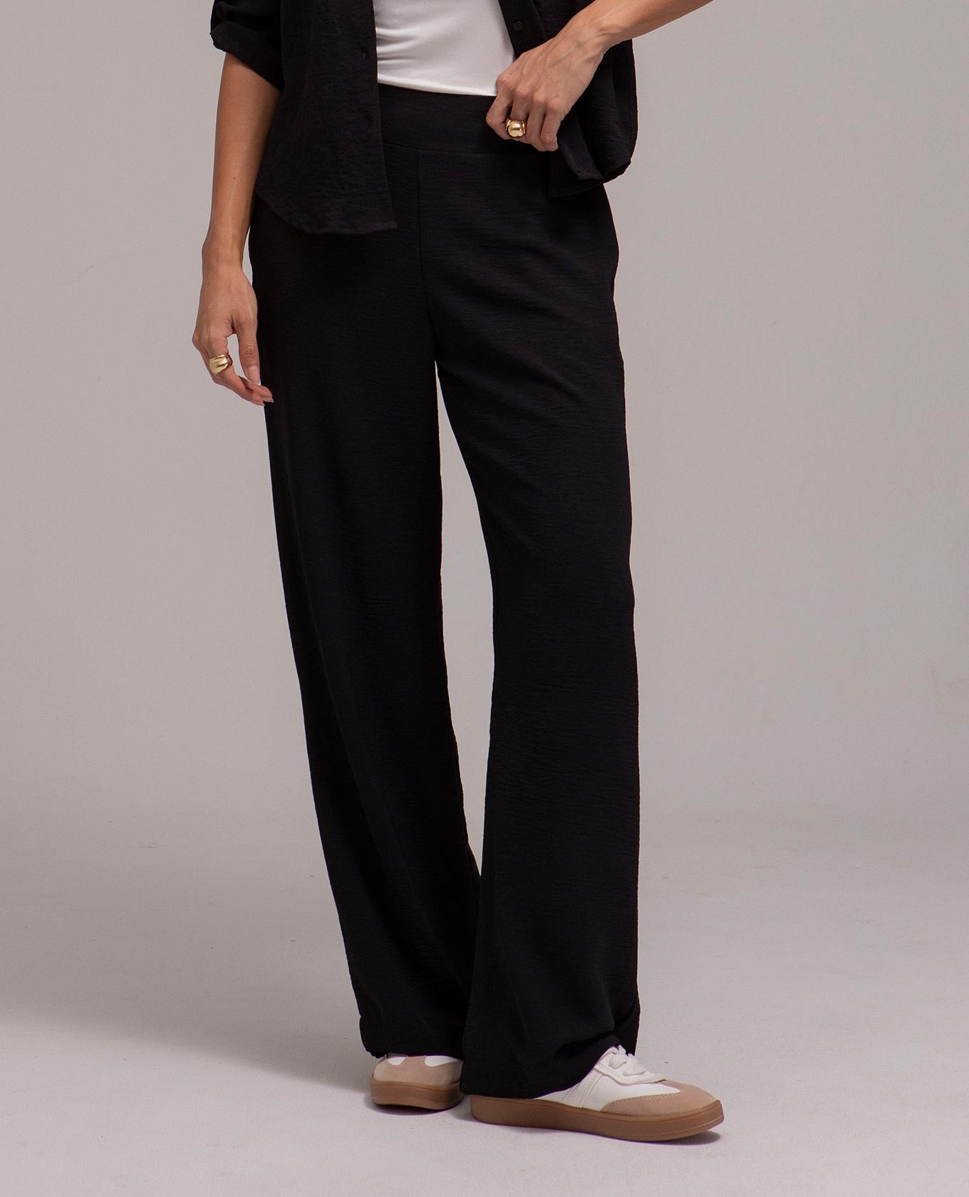 PANTALÓN BÁSICO ALMA CON ELÁSTICO EN CINTURA NEGRO Adrissa Pantalones