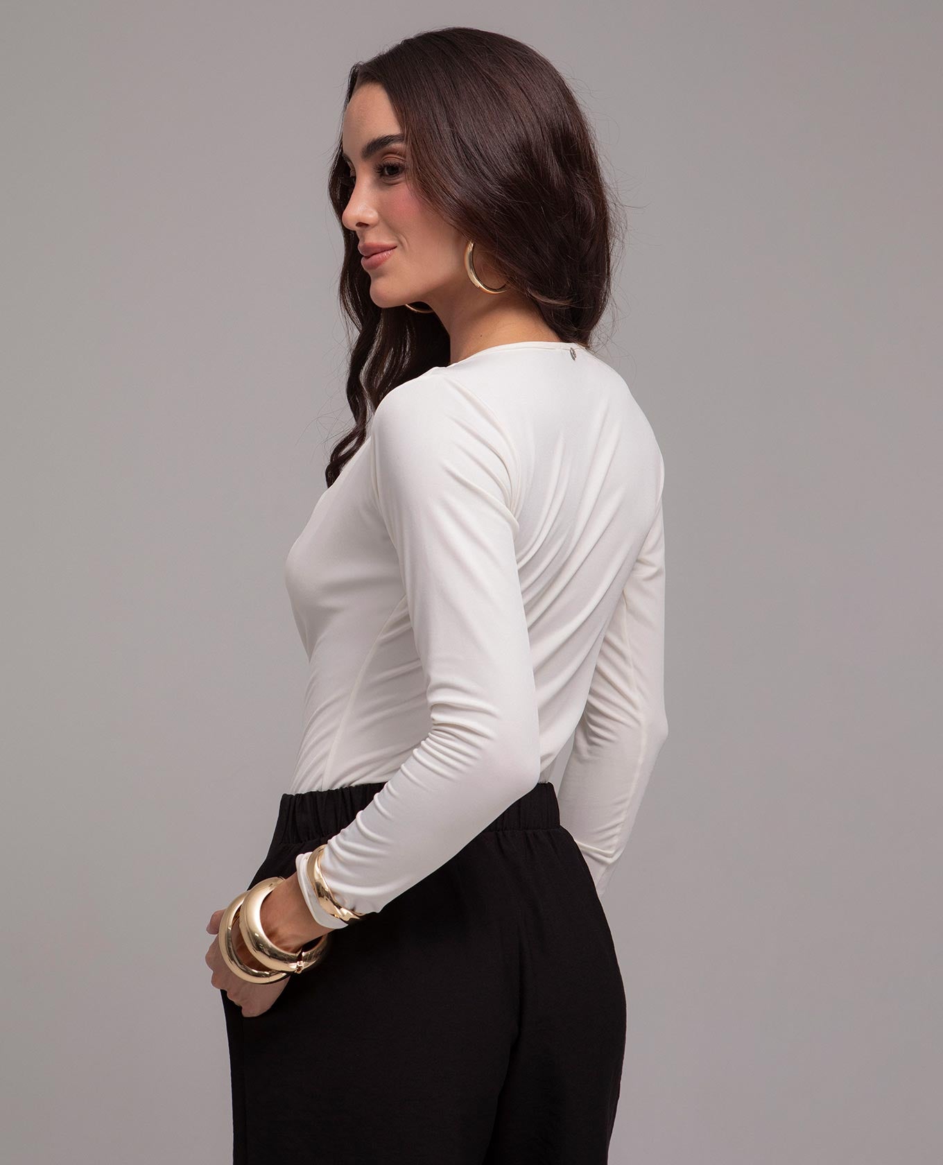 BLUSA BÁSICA EMILIA CUELLO DRAPEADO Adrissa Blusas