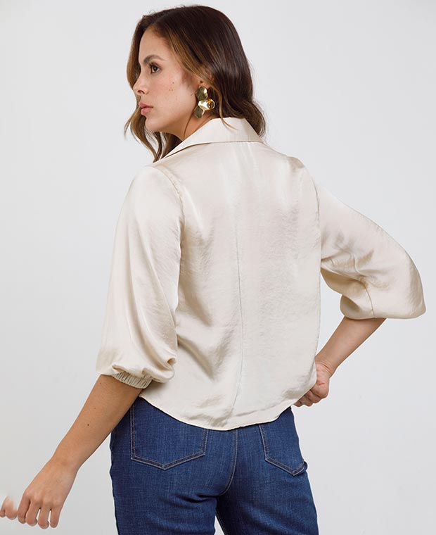 BLUSA BÁSICA GABRIELA DRAPEADA TELA SATINADA Adrissa