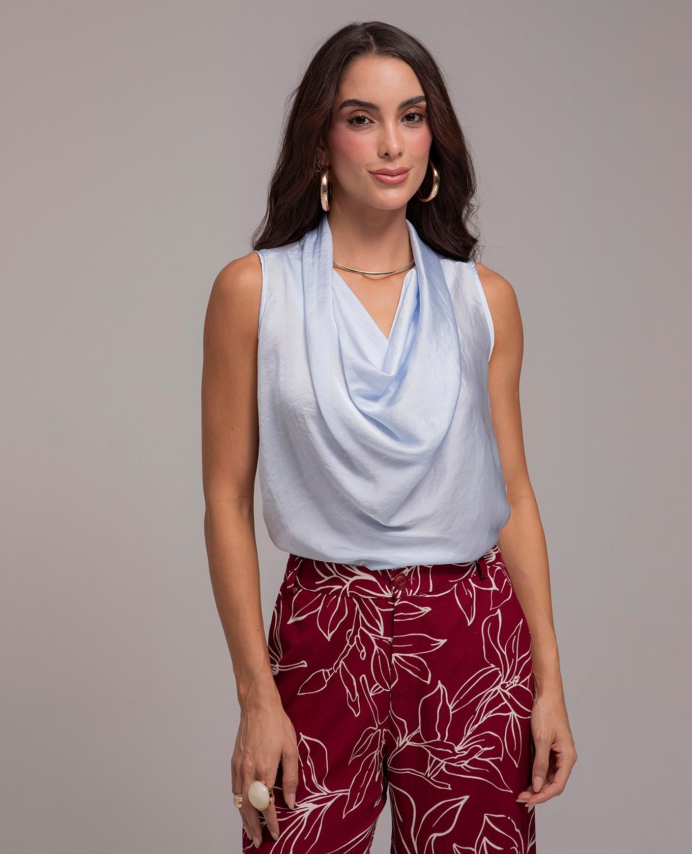 BLUSA BÁSICA MARCELA AZUL CLARO Adrissa Blusas