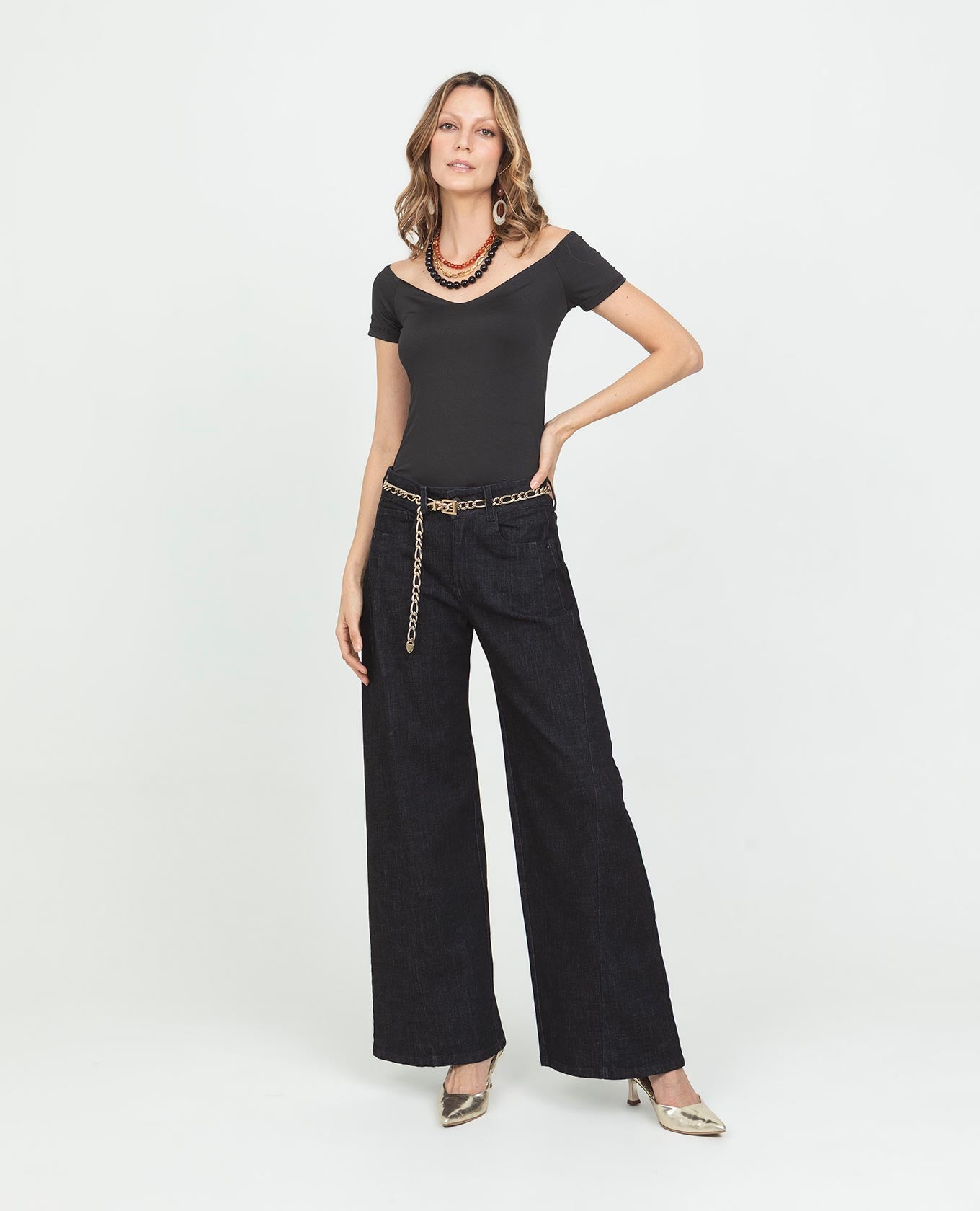 TOP NEGRO PARA MUJER ESCOTE BANDEJA MANGA CORTA Adrissa