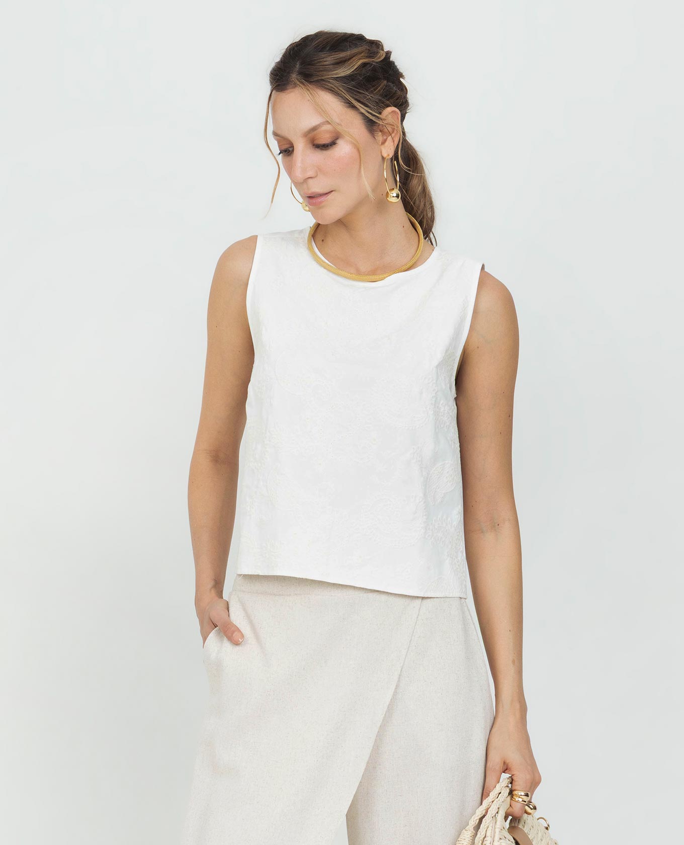 TOP BORDADO PARA MUJER MAGA SISA CON BOTONES EN ESPALDA